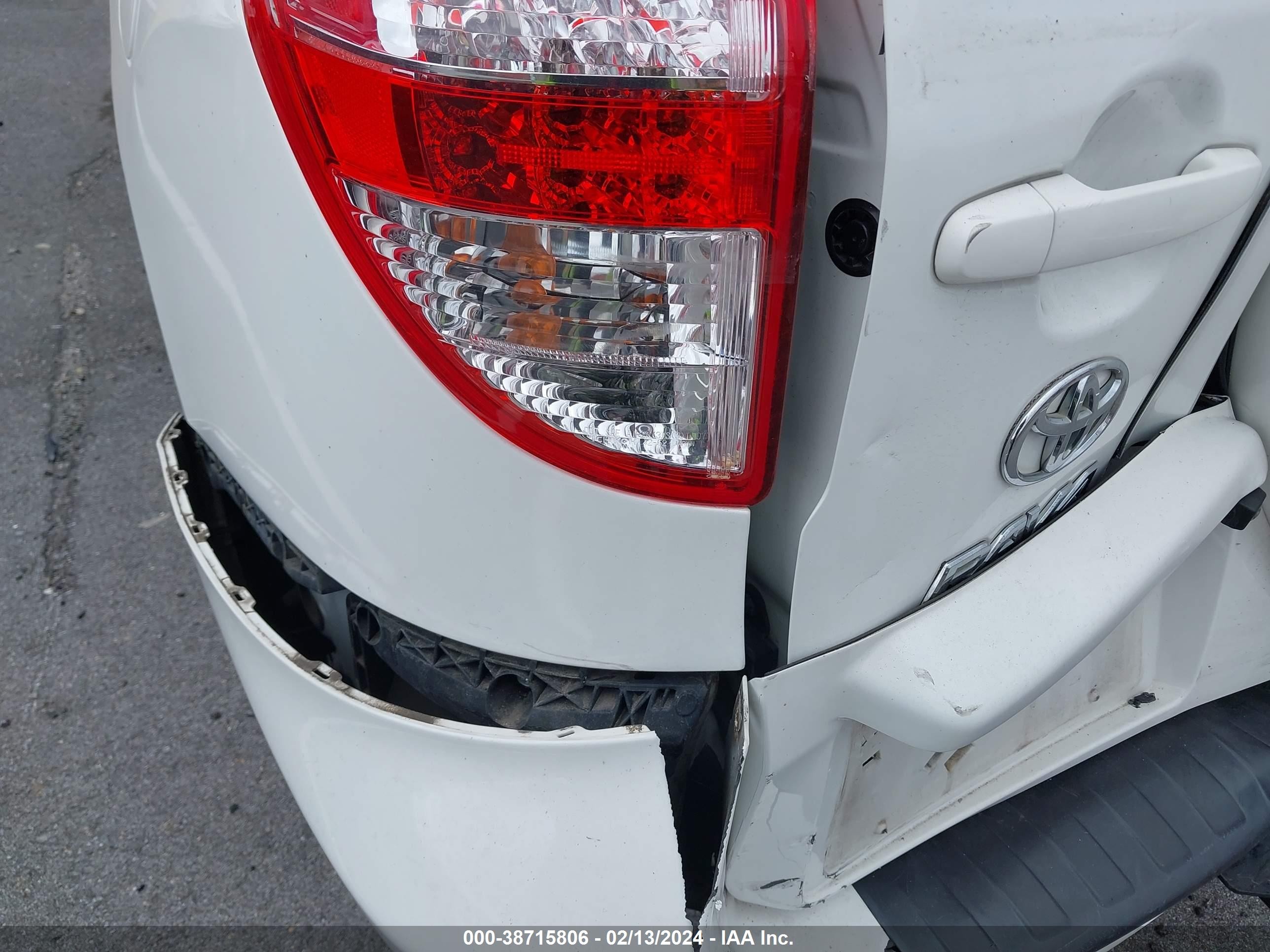 2012 Toyota Rav4 Base V6 White vin: JTMZK4DV0CD005078