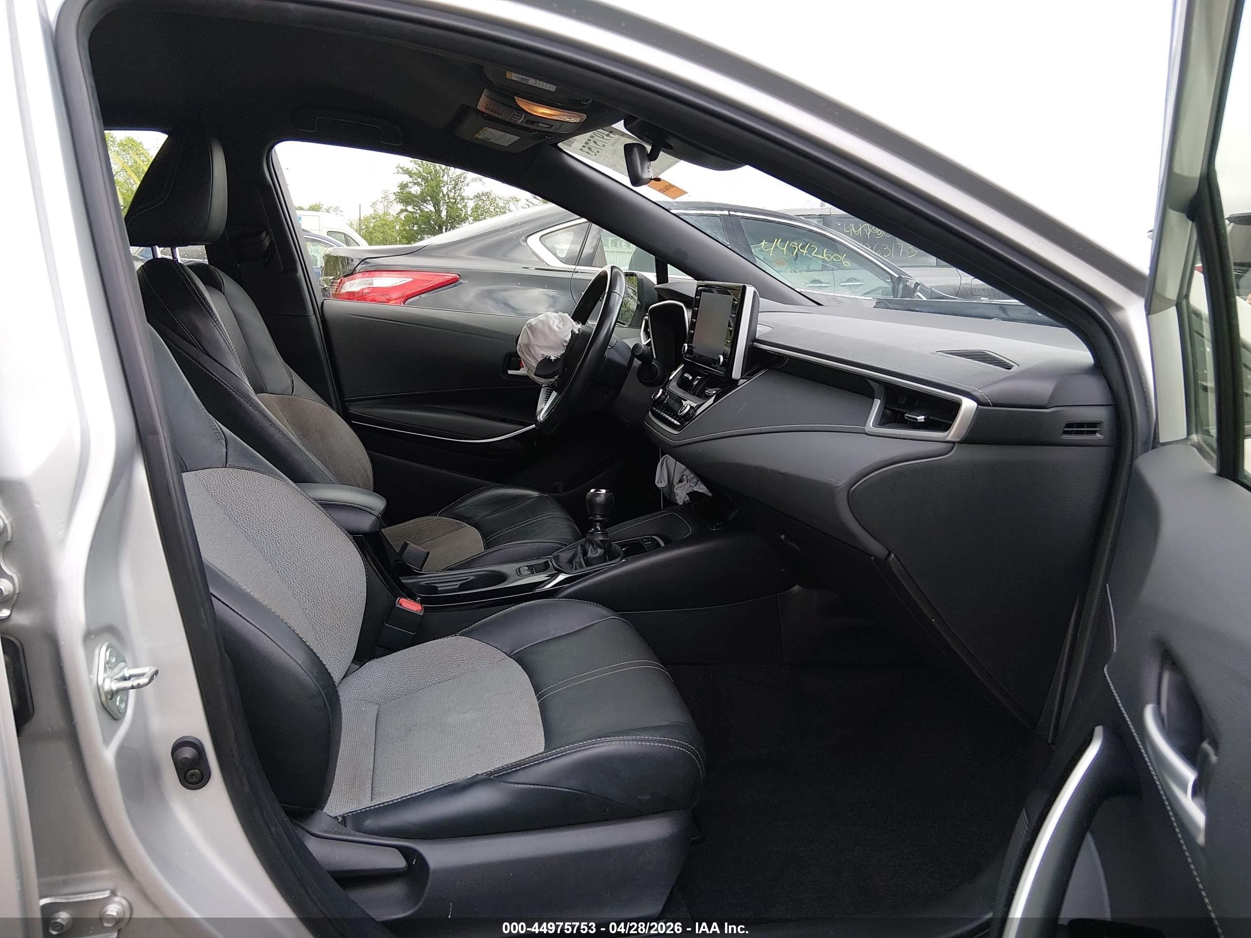 2022 Toyota Corolla Xse Silver vin: JTNA4MBE4N3164233