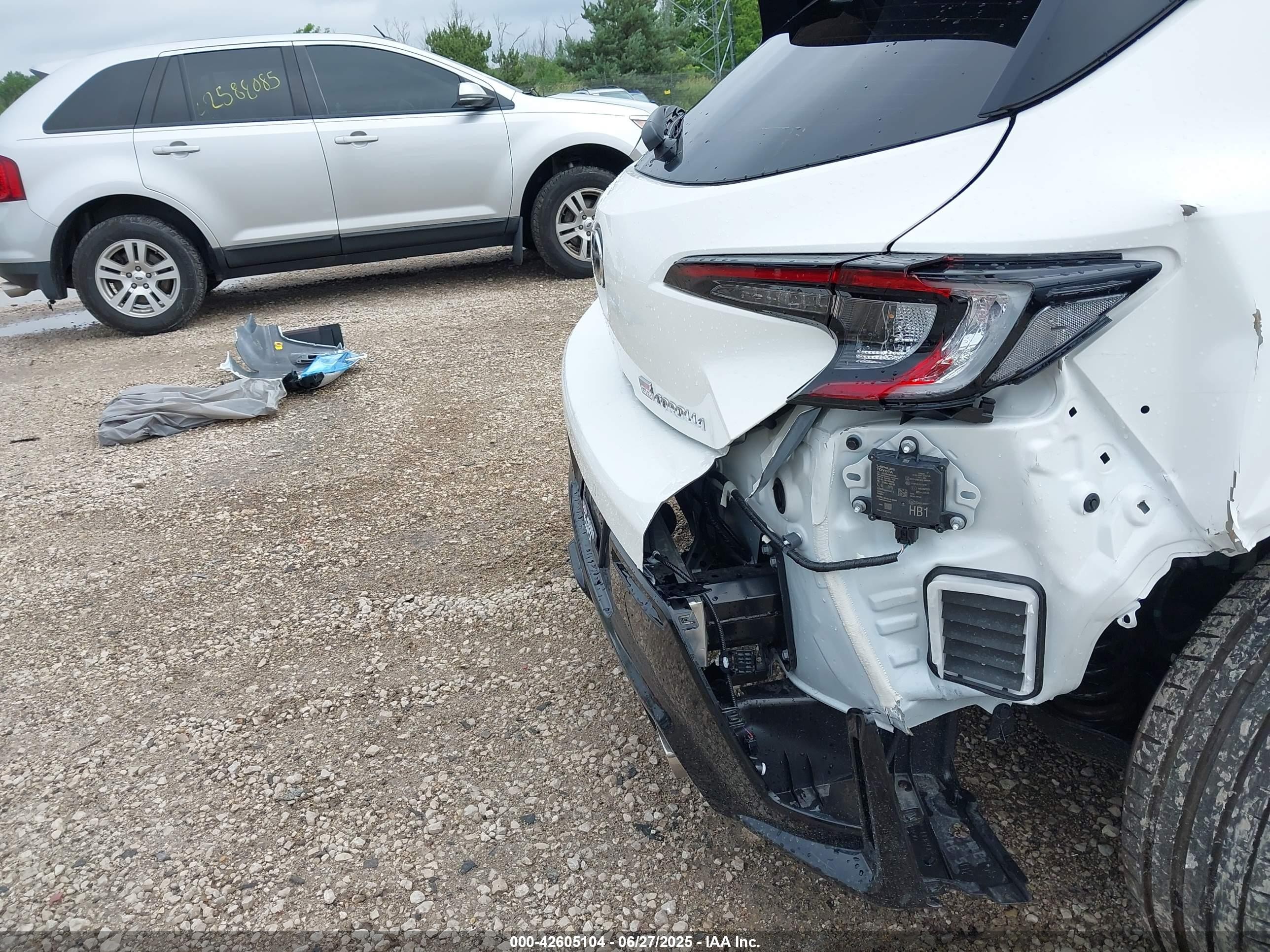 2025 Toyota Gr Corolla Premium Plus White vin: JTNABAAE2SA019172