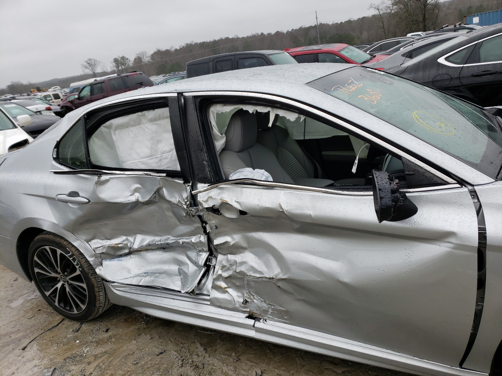 2018 Toyota Camry L Silver vin: JTNB11HK4J3043575