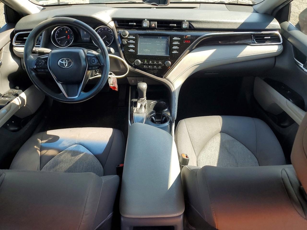 2018 Toyota Camry Le Черный vin: JTNB11HK7J3001739