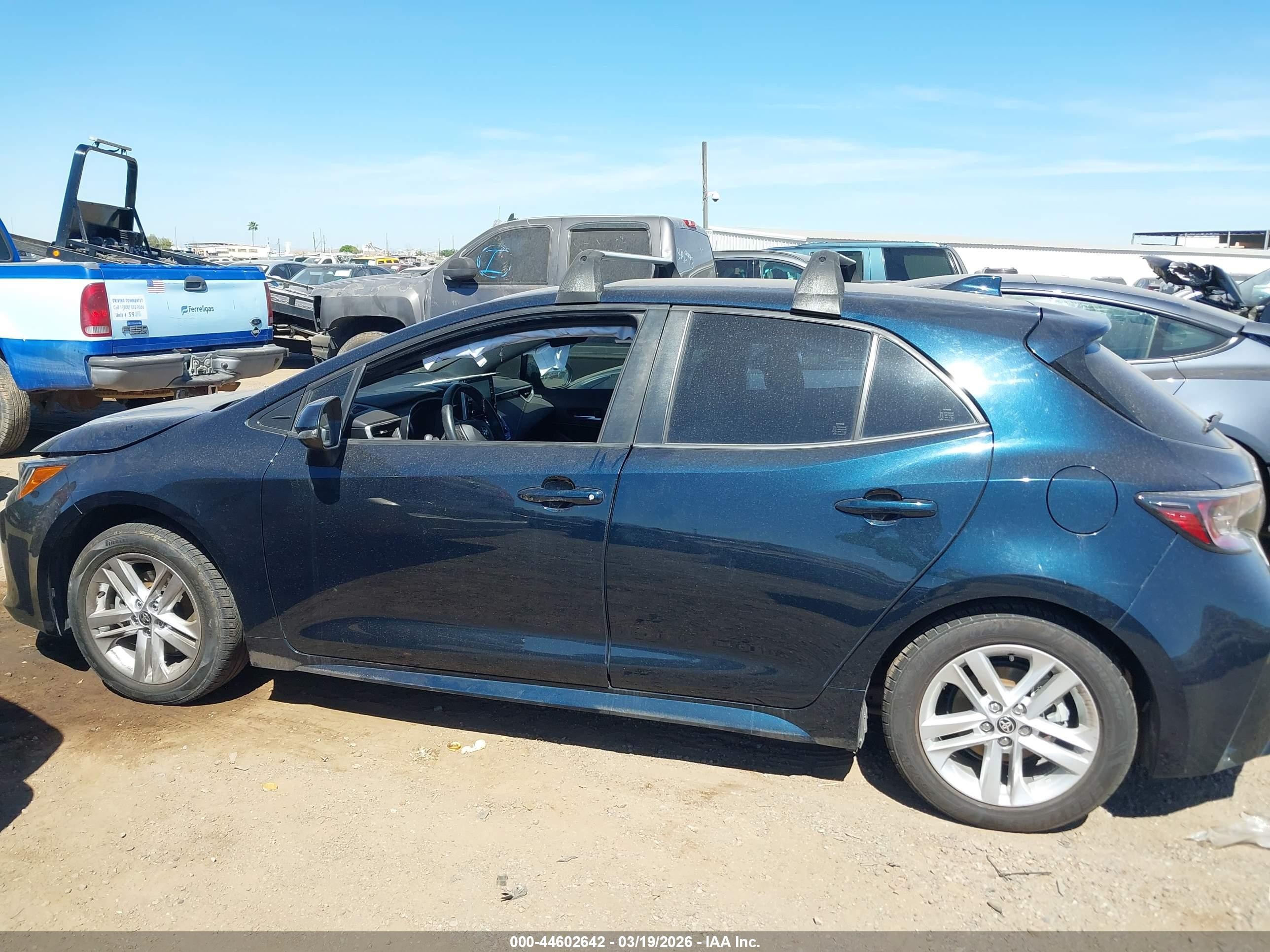 2021 Toyota Corolla Se Turquoise vin: JTNB4MBE7M3126076
