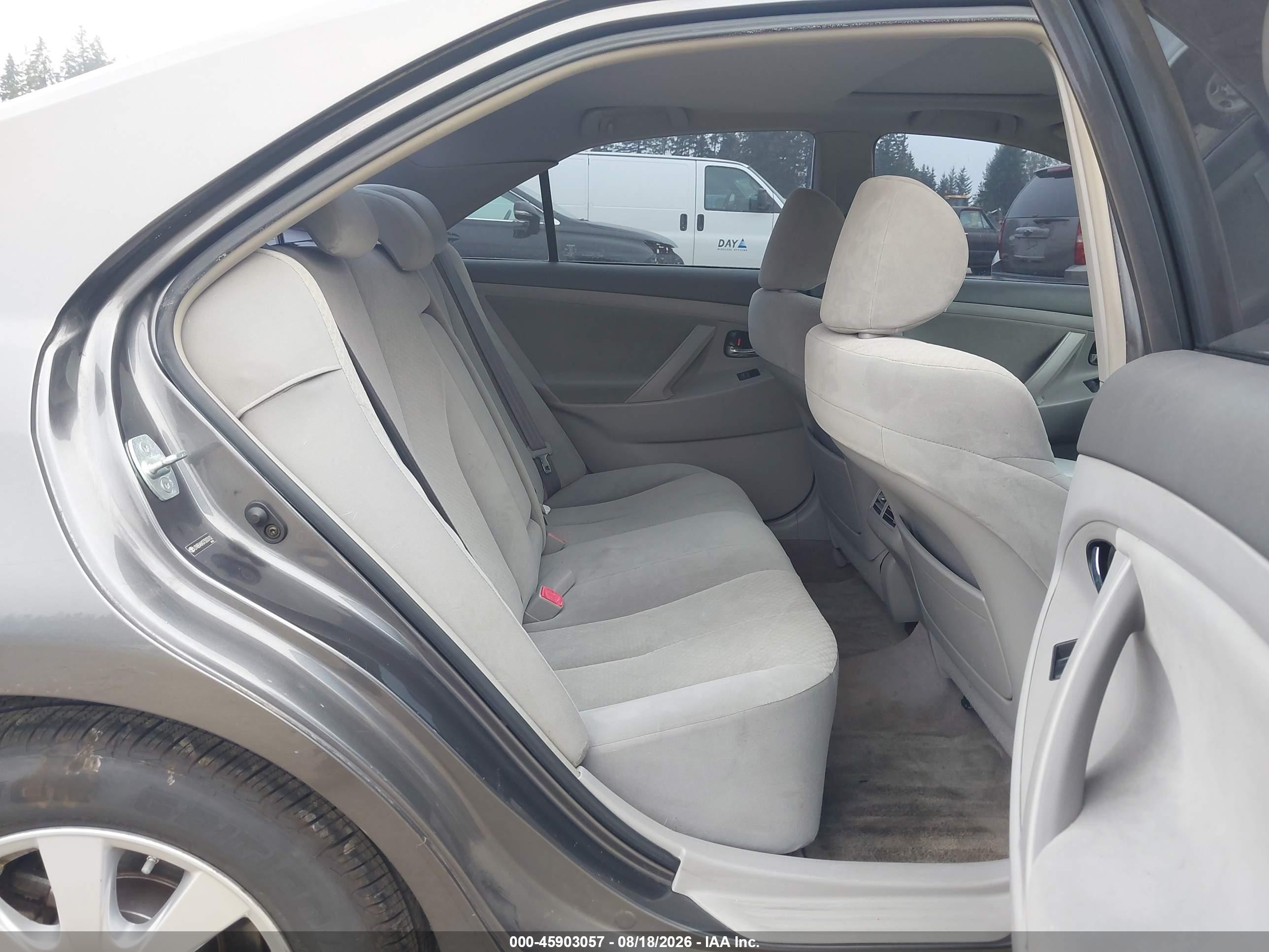 2007 Toyota Camry Hybrid   Gray vin: JTNBB46K073003102