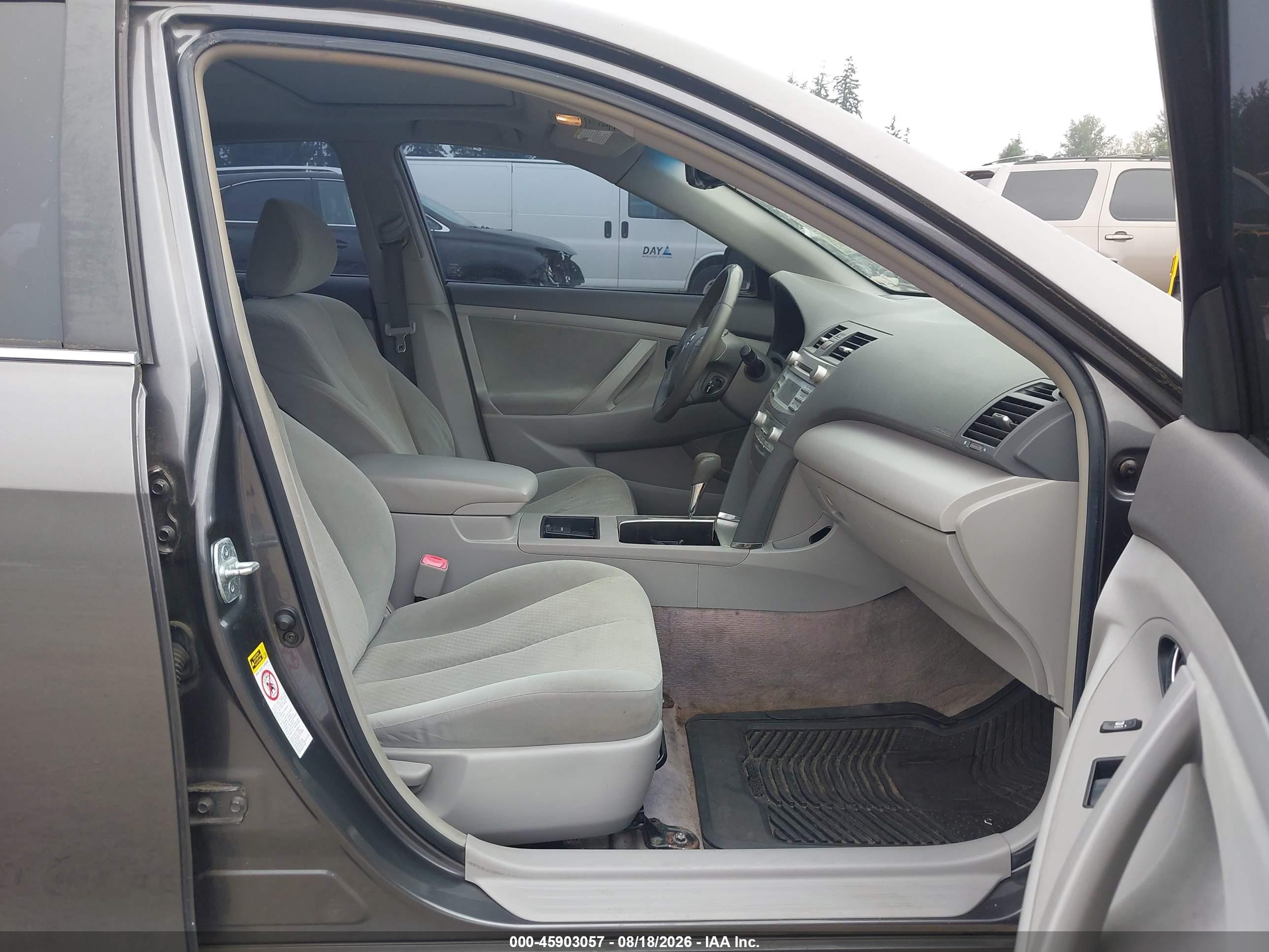 2007 Toyota Camry Hybrid   Gray vin: JTNBB46K073003102