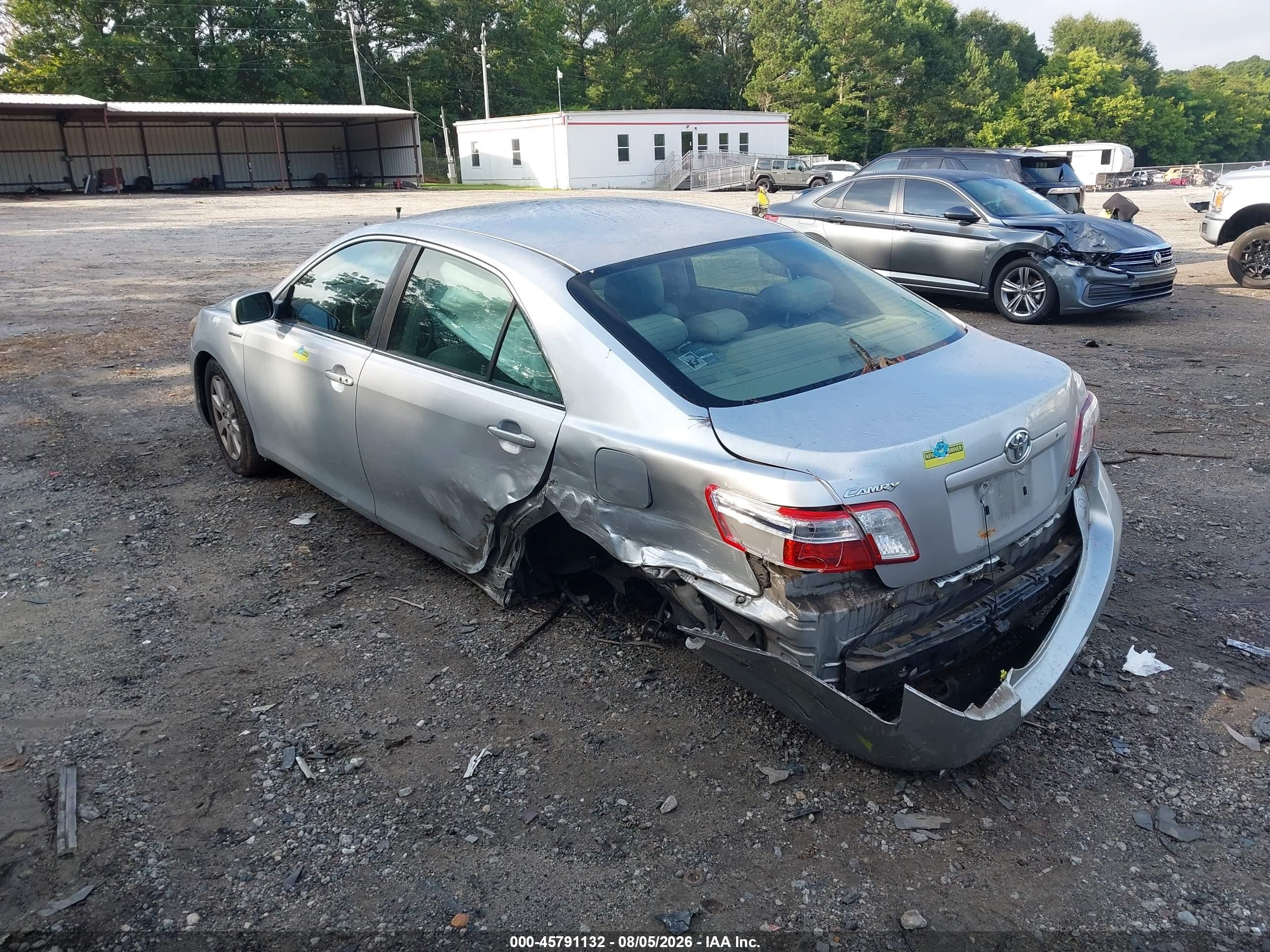 2007 Toyota Camry Hybrid   Silver vin: JTNBB46K073003147