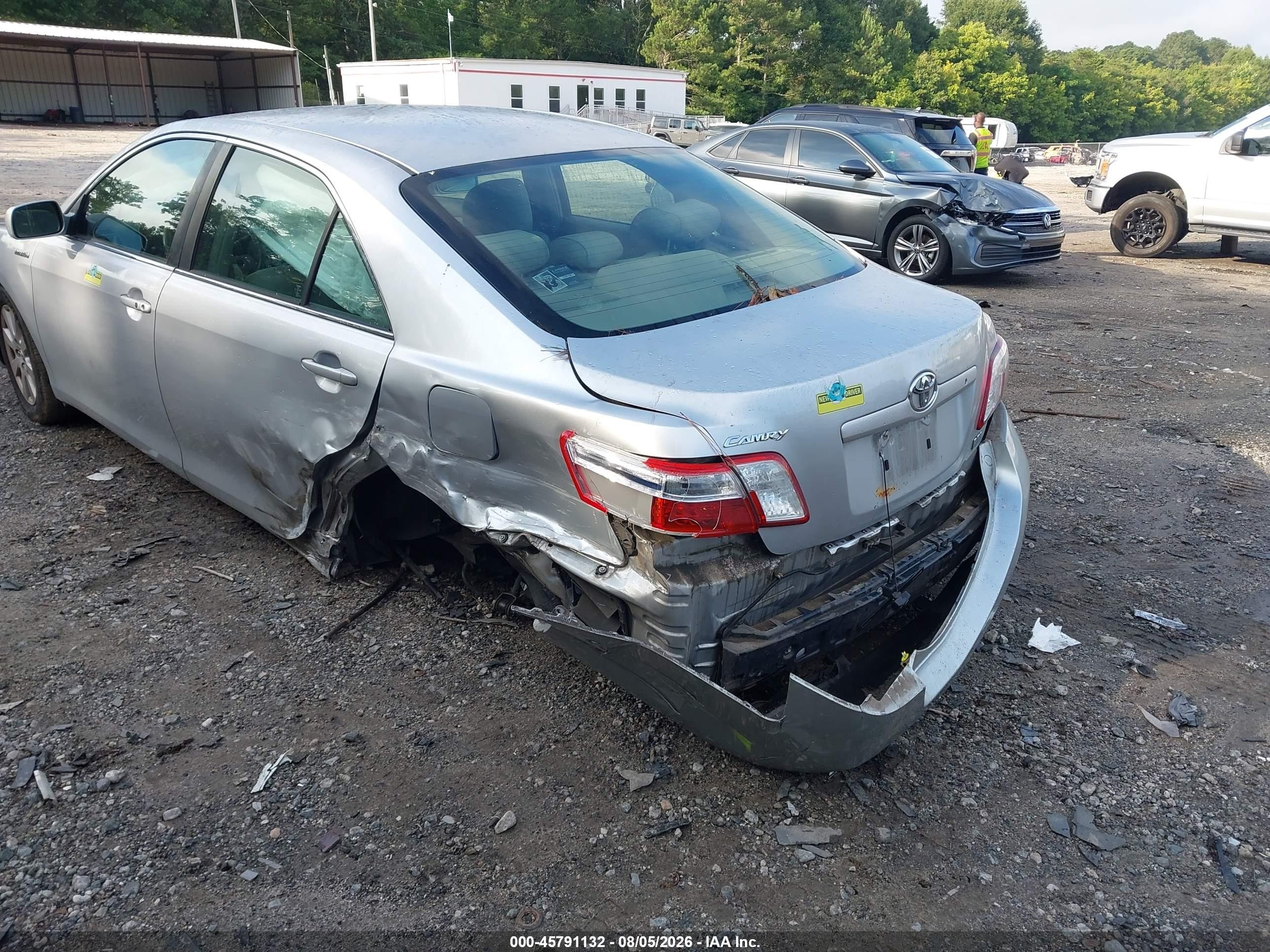 2007 Toyota Camry Hybrid   Silver vin: JTNBB46K073003147