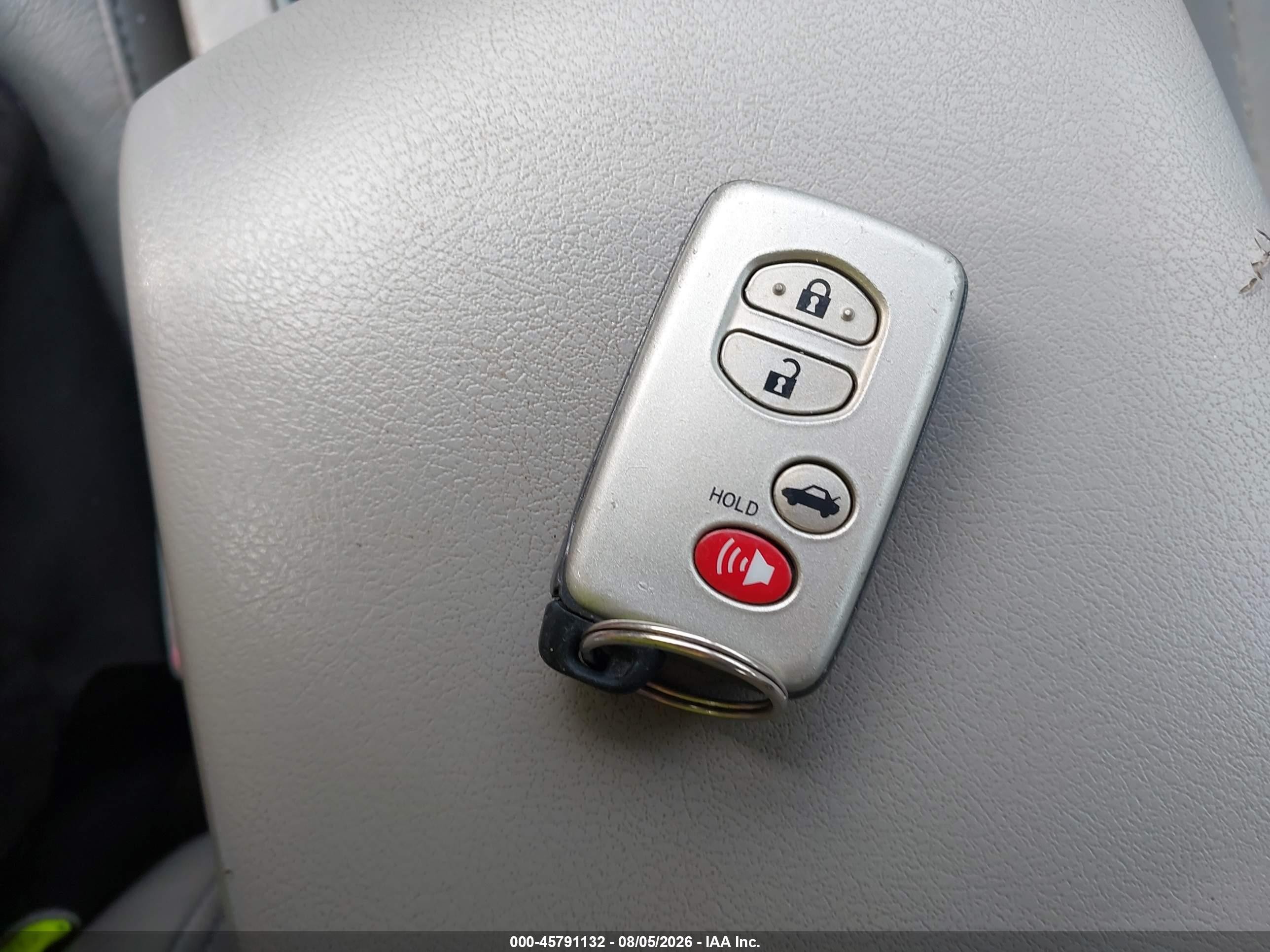 2007 Toyota Camry Hybrid   Silver vin: JTNBB46K073003147