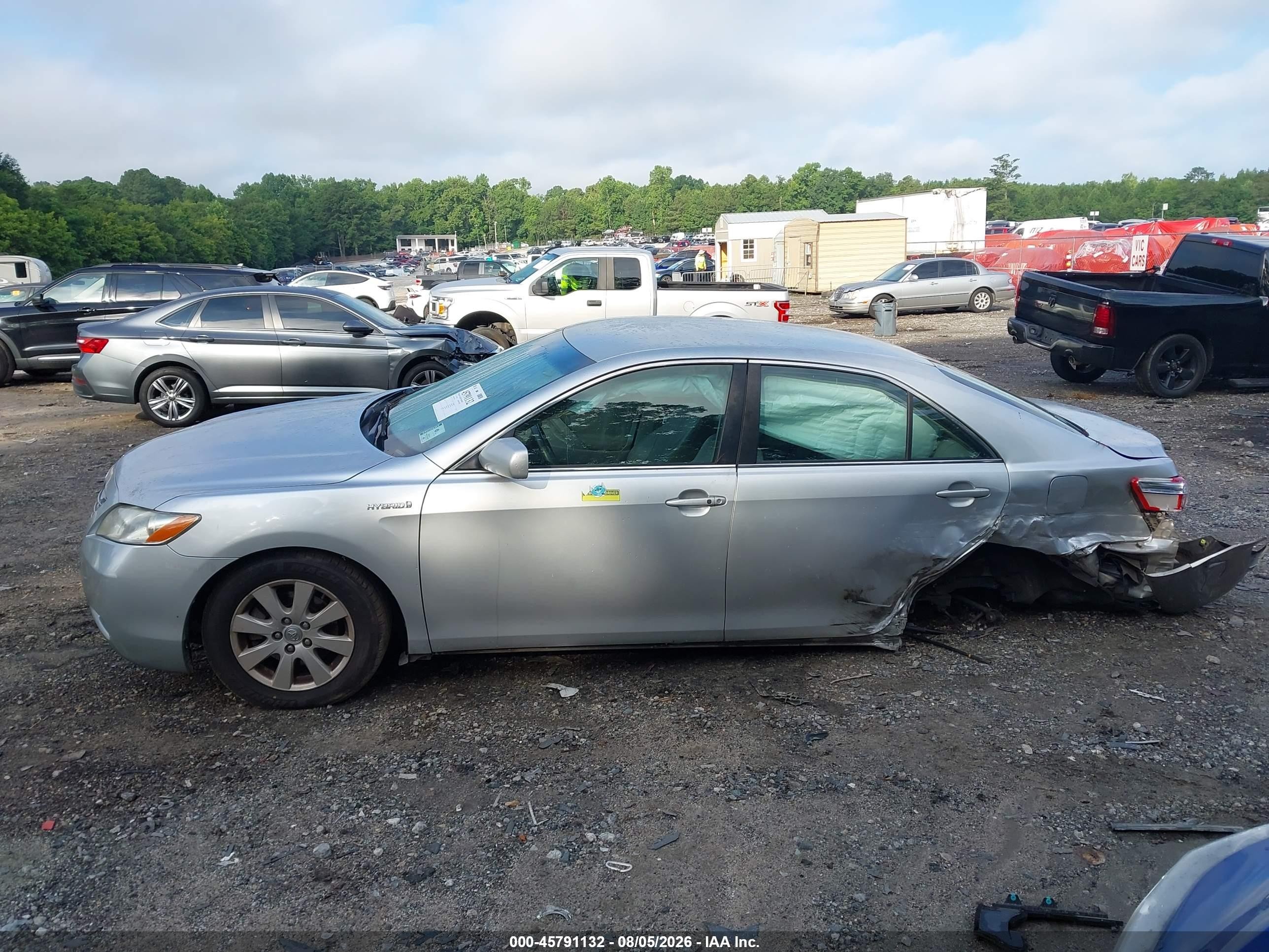 2007 Toyota Camry Hybrid   Silver vin: JTNBB46K073003147