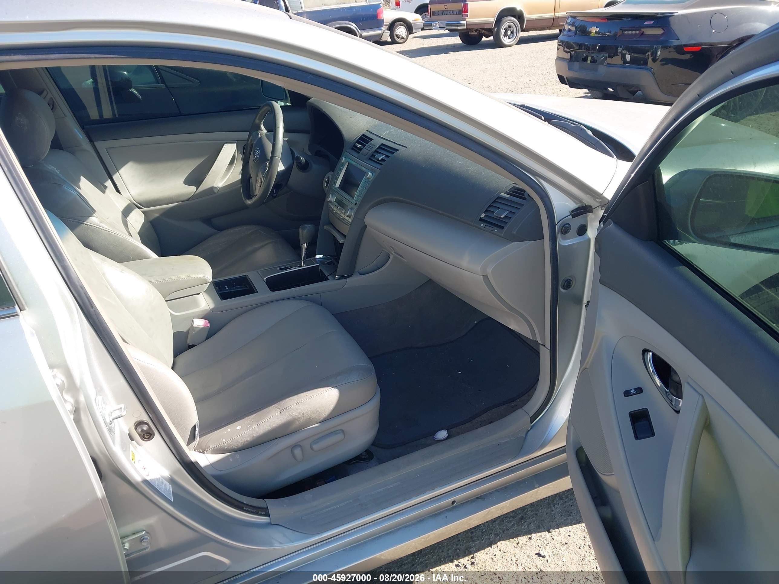 2007 Toyota Camry Hybrid   Silver vin: JTNBB46K073007313