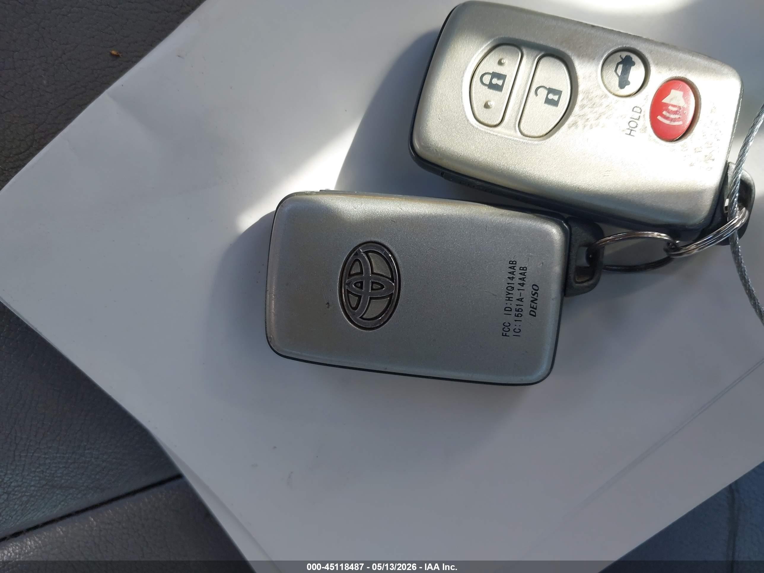 2007 Toyota Camry Hybrid   Silver vin: JTNBB46K073029490