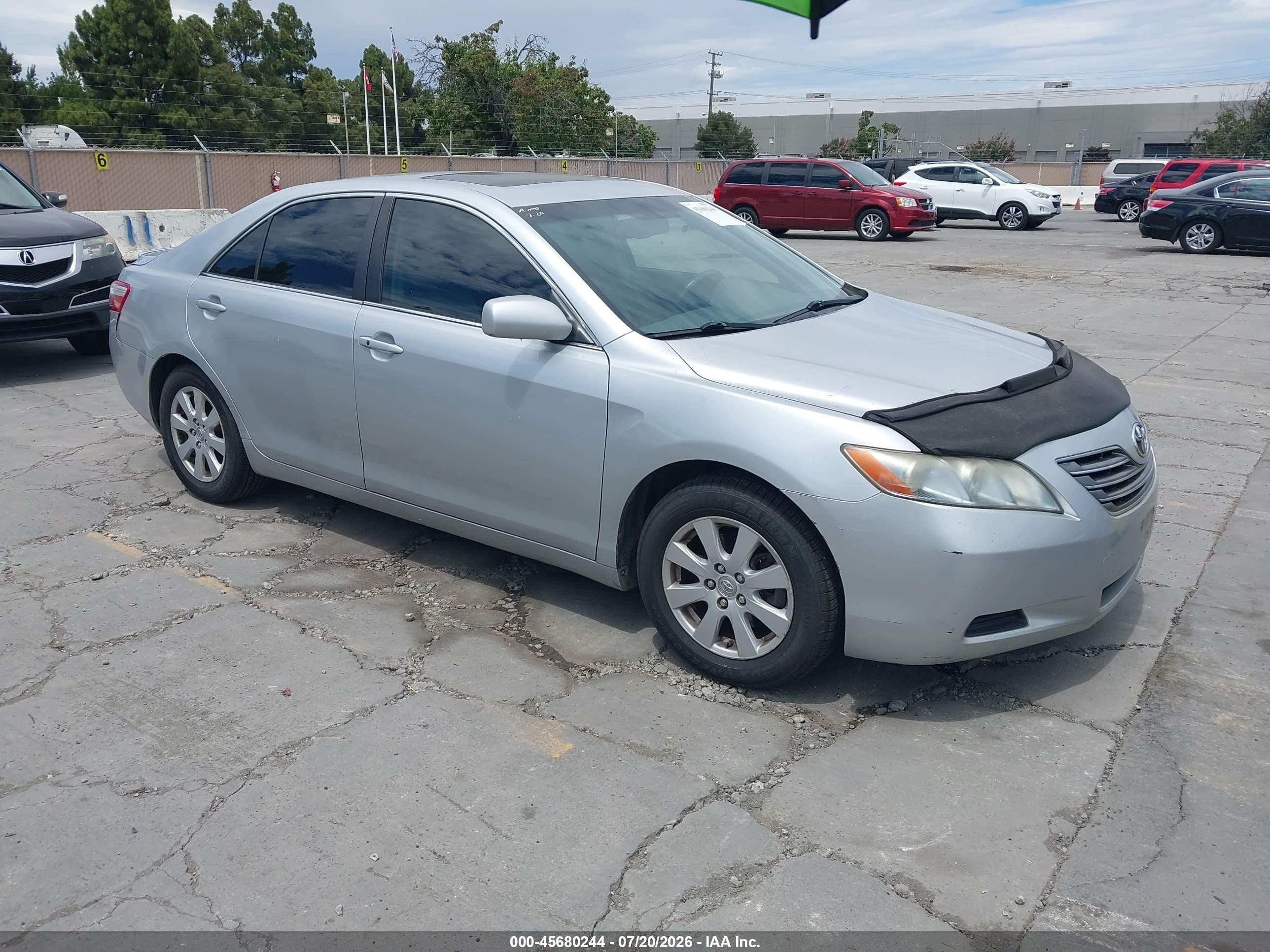 2007 Toyota Camry Hybrid   Silver vin: JTNBB46K073031126