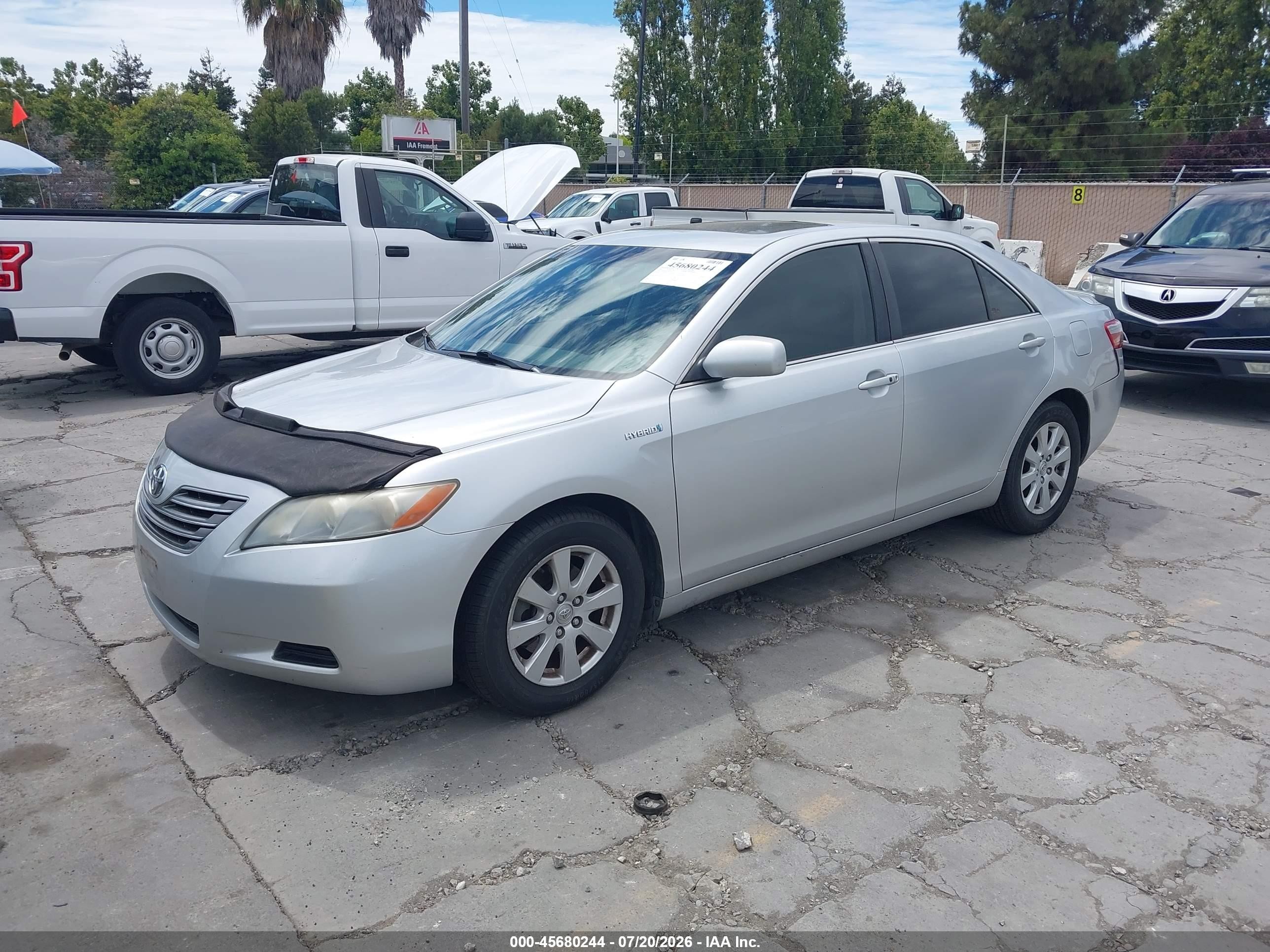 2007 Toyota Camry Hybrid   Silver vin: JTNBB46K073031126