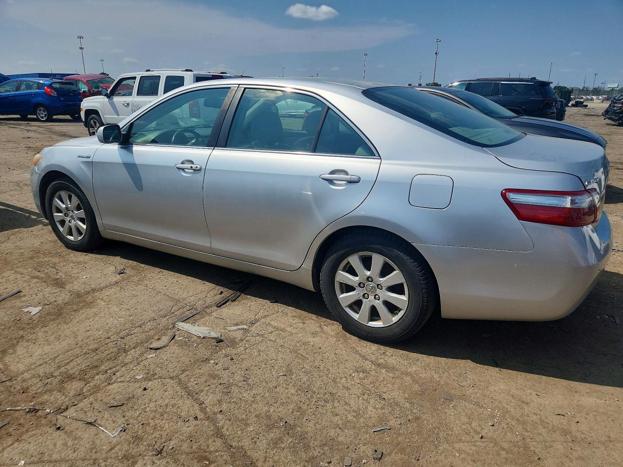 2007 Toyota Camry Hybrid Silver vin: JTNBB46K073032020
