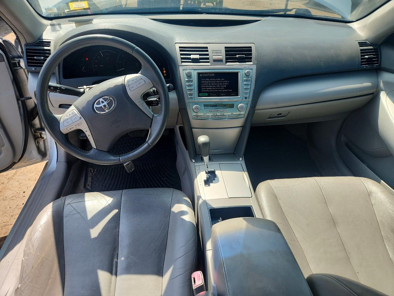 2007 Toyota Camry Hybrid Silver vin: JTNBB46K073032020