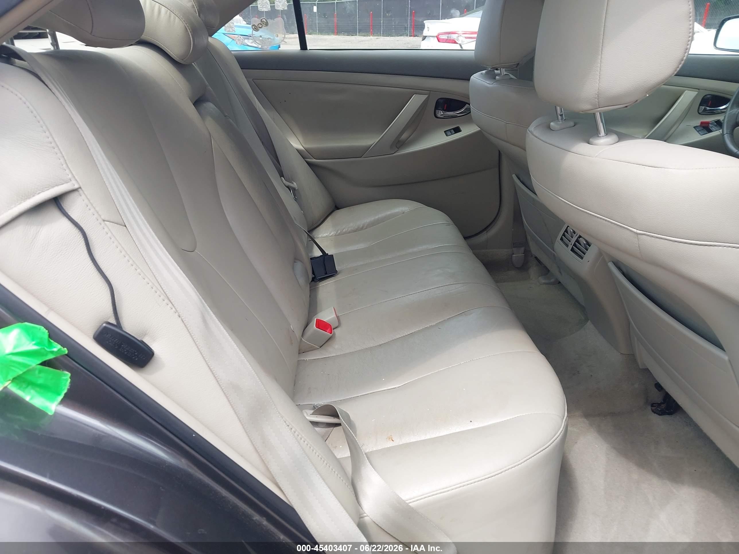 2007 Toyota Camry Hybrid   Gray vin: JTNBB46K073032244