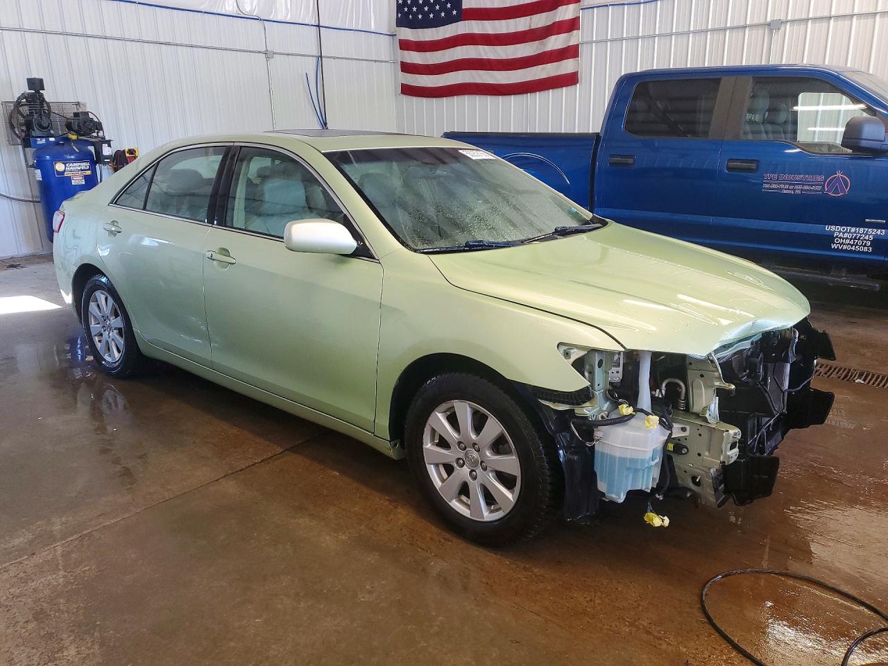2007 Toyota Camry Hybrid Green vin: JTNBB46K073042756