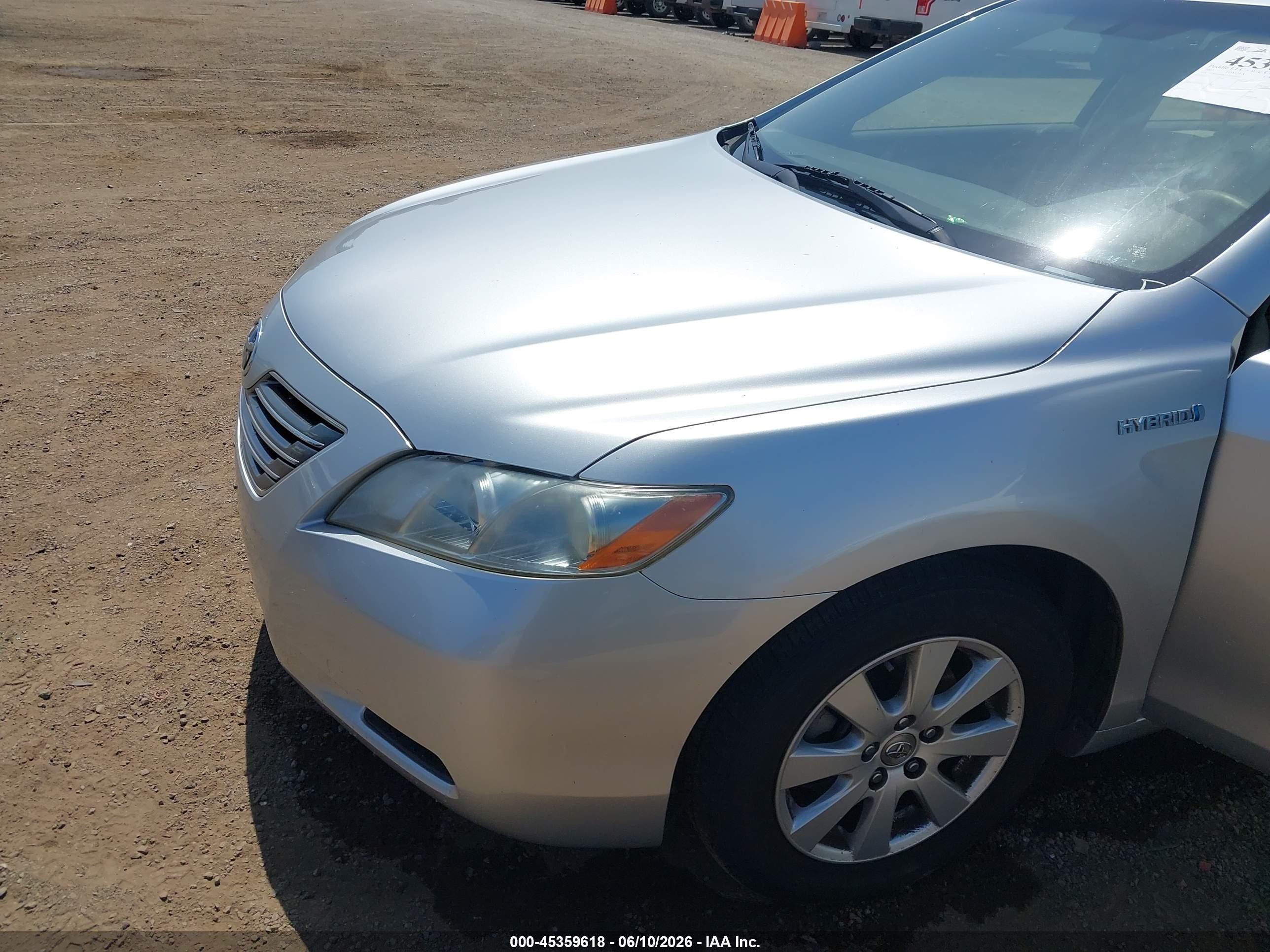 2007 Toyota Camry Hybrid   Silver vin: JTNBB46K073042837