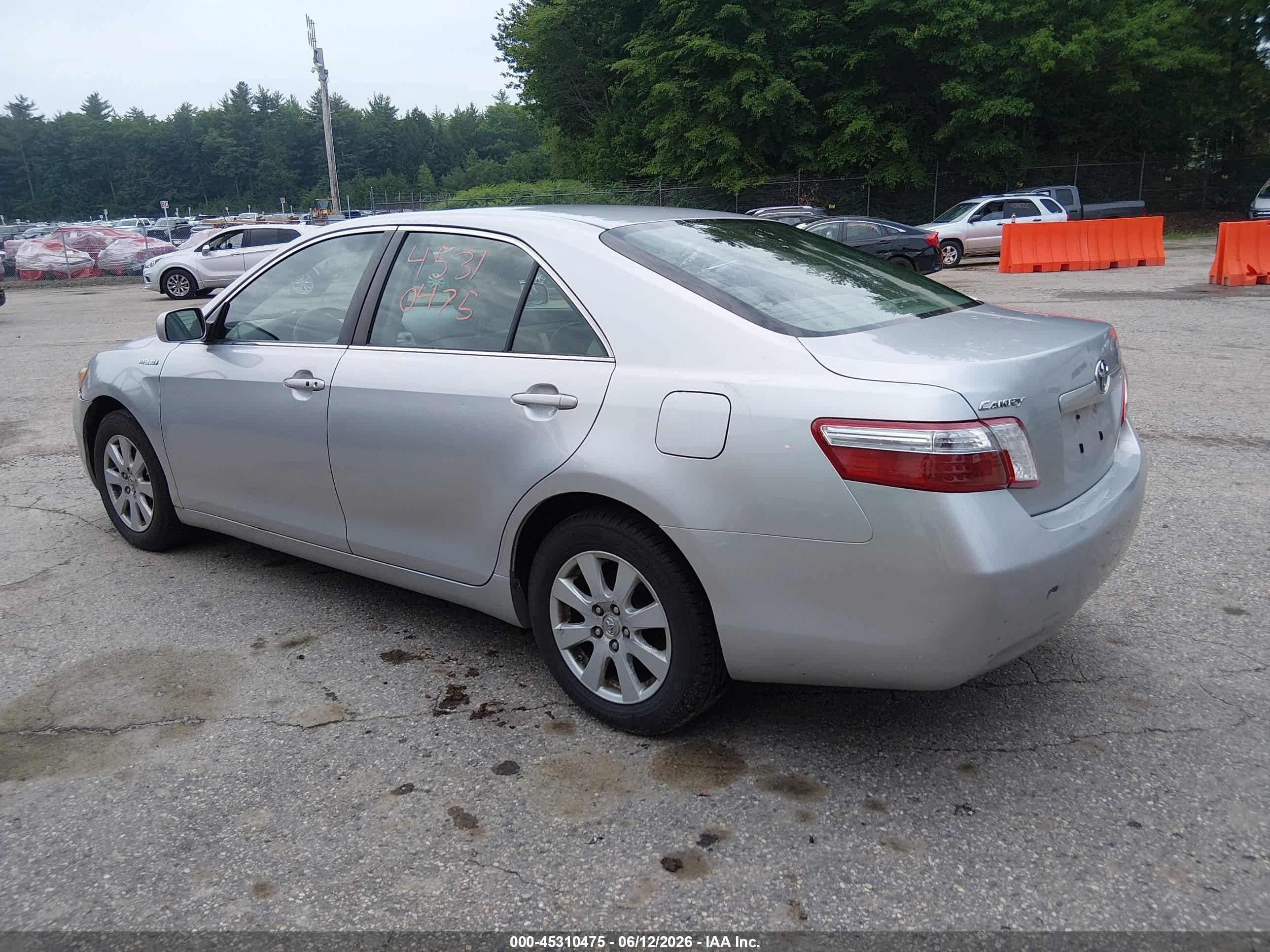 2007 Toyota Camry Hybrid   Silver vin: JTNBB46K073044135
