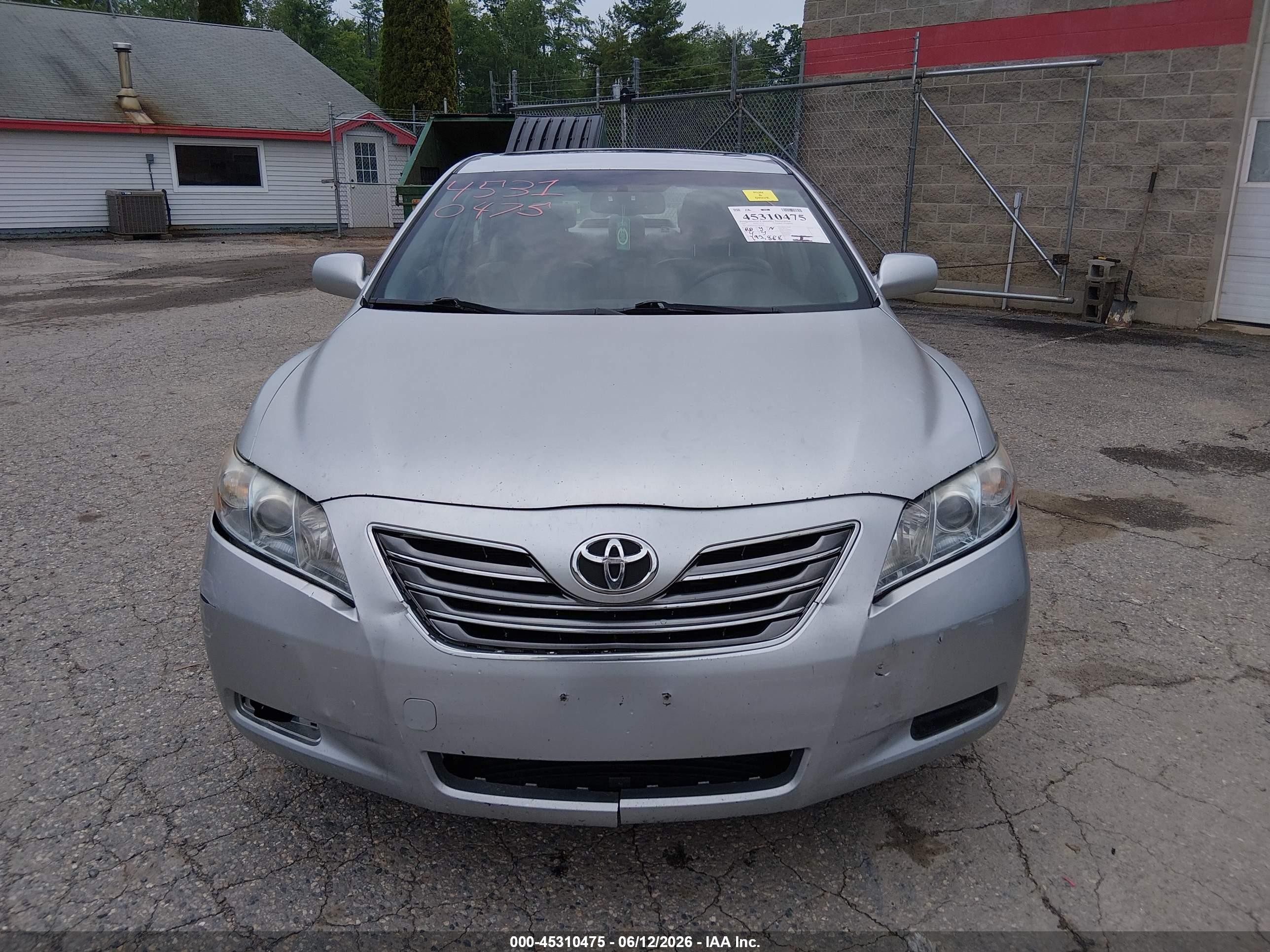 2007 Toyota Camry Hybrid   Silver vin: JTNBB46K073044135