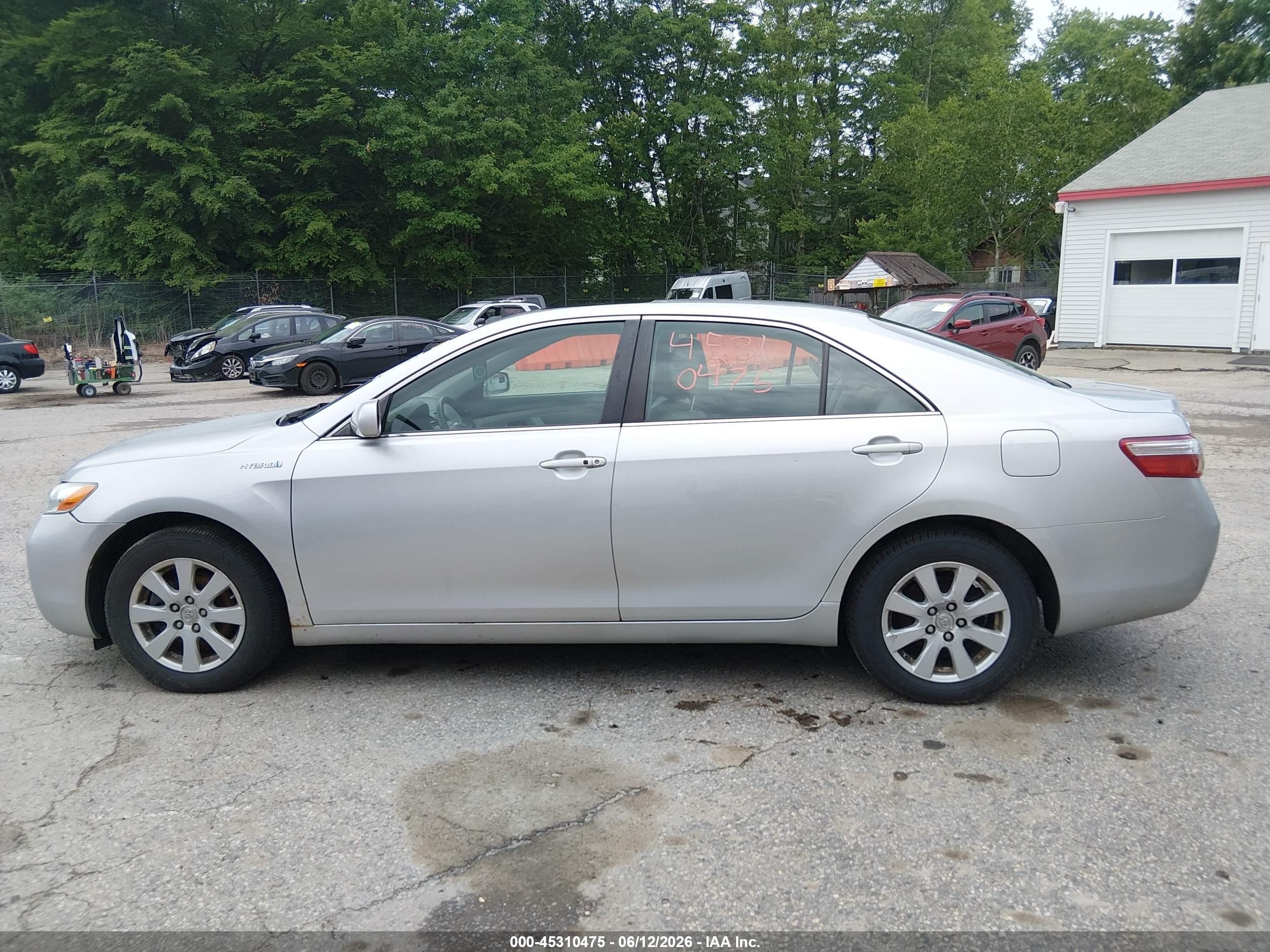 2007 Toyota Camry Hybrid   Silver vin: JTNBB46K073044135