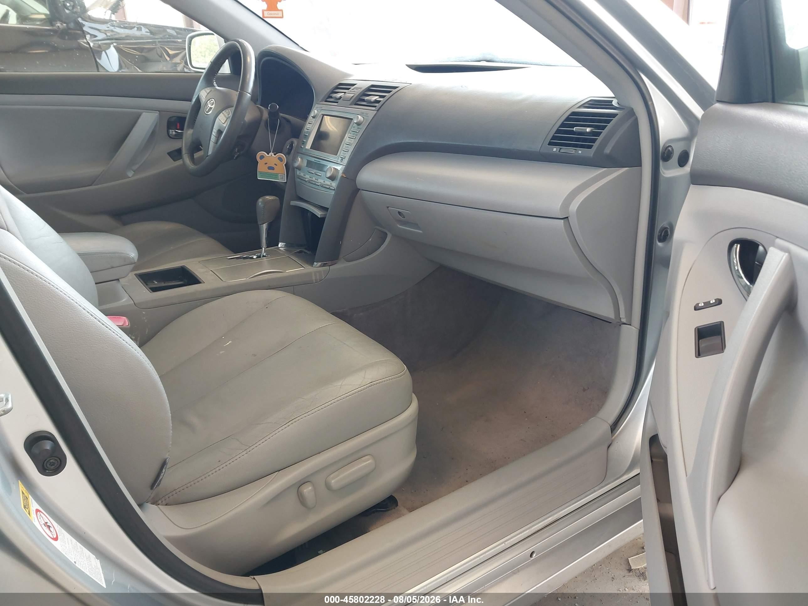 2007 Toyota Camry Hybrid Silver vin: JTNBB46K073044555