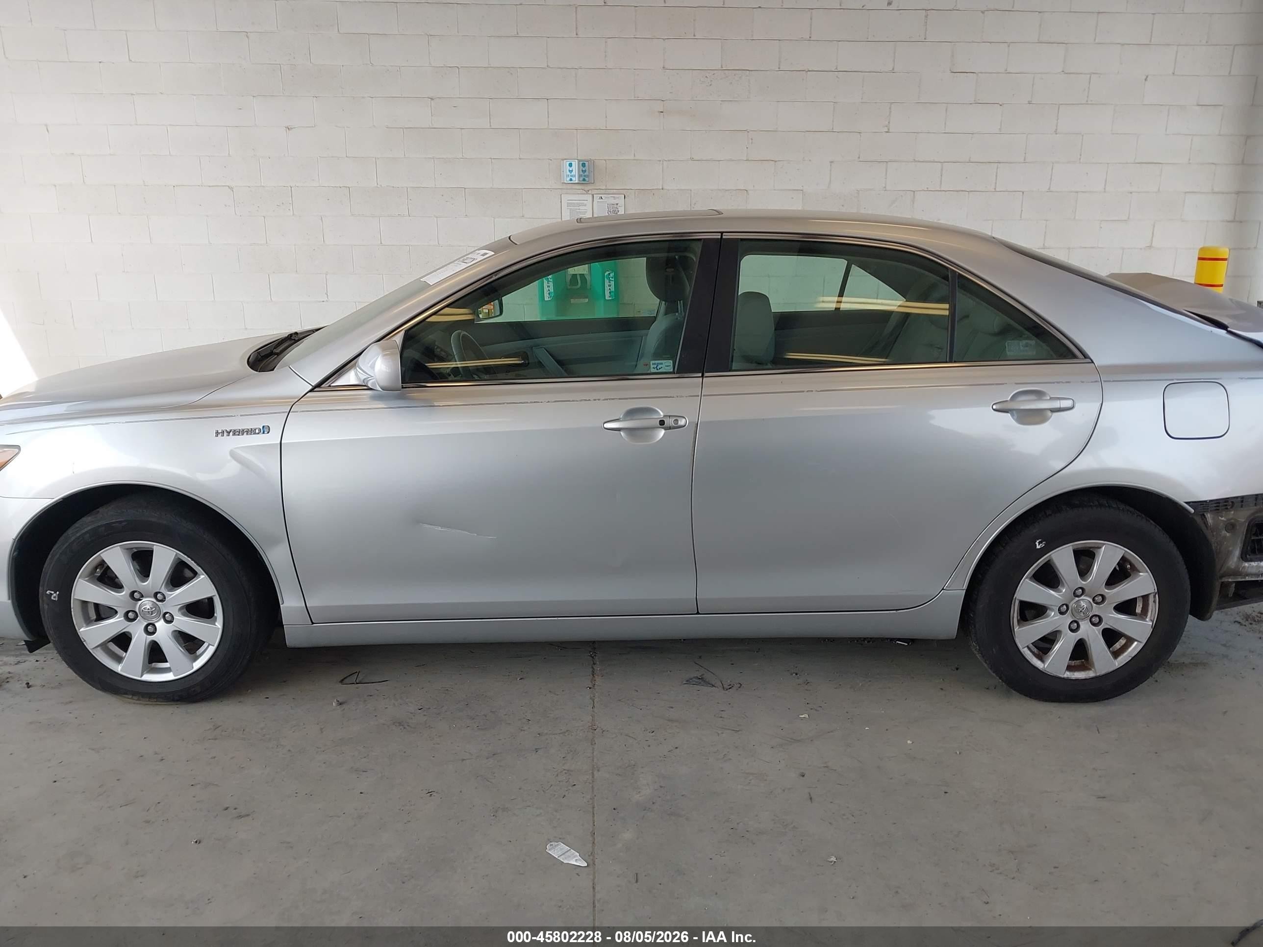2007 Toyota Camry Hybrid Silver vin: JTNBB46K073044555