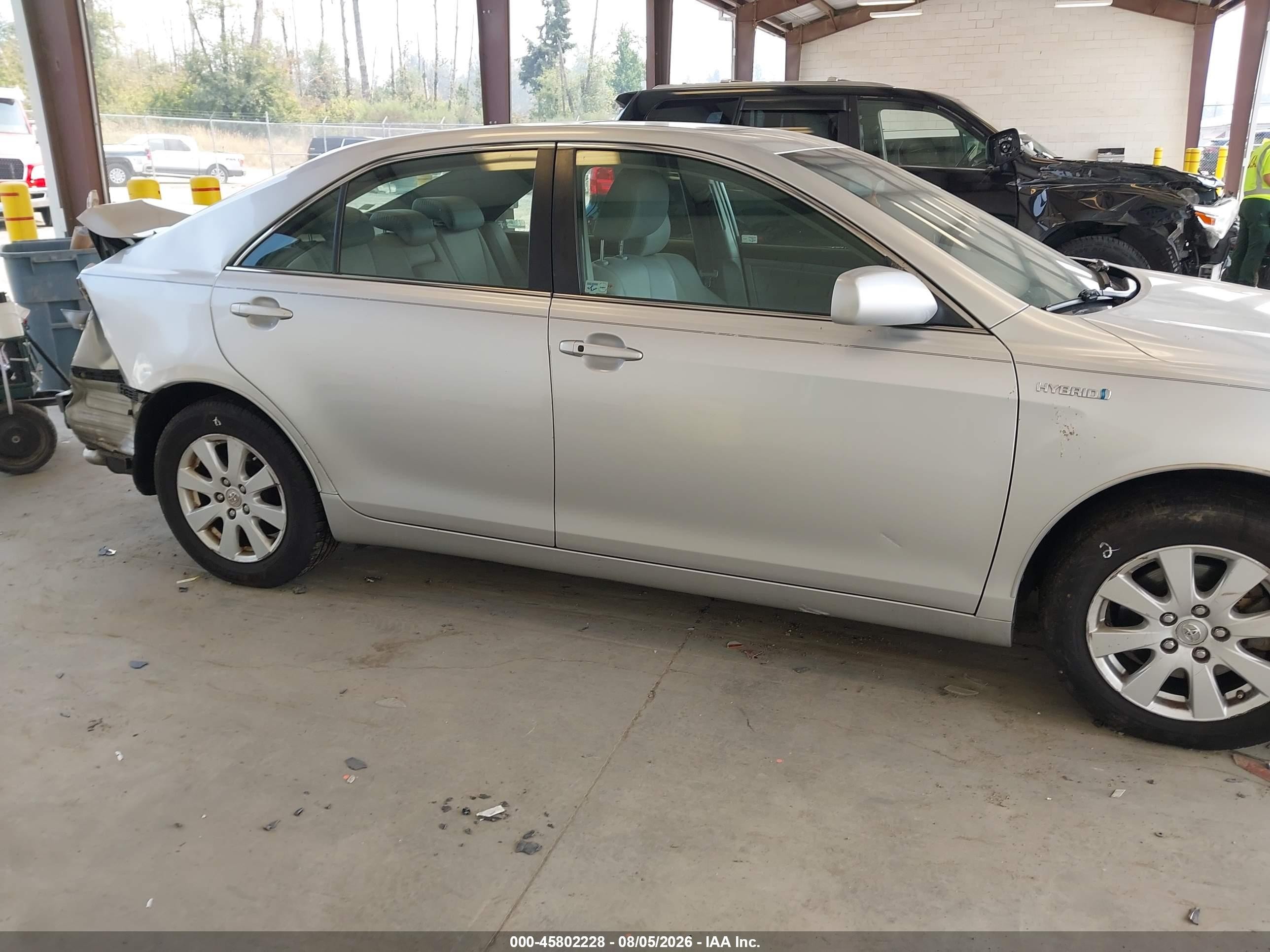 2007 Toyota Camry Hybrid Silver vin: JTNBB46K073044555