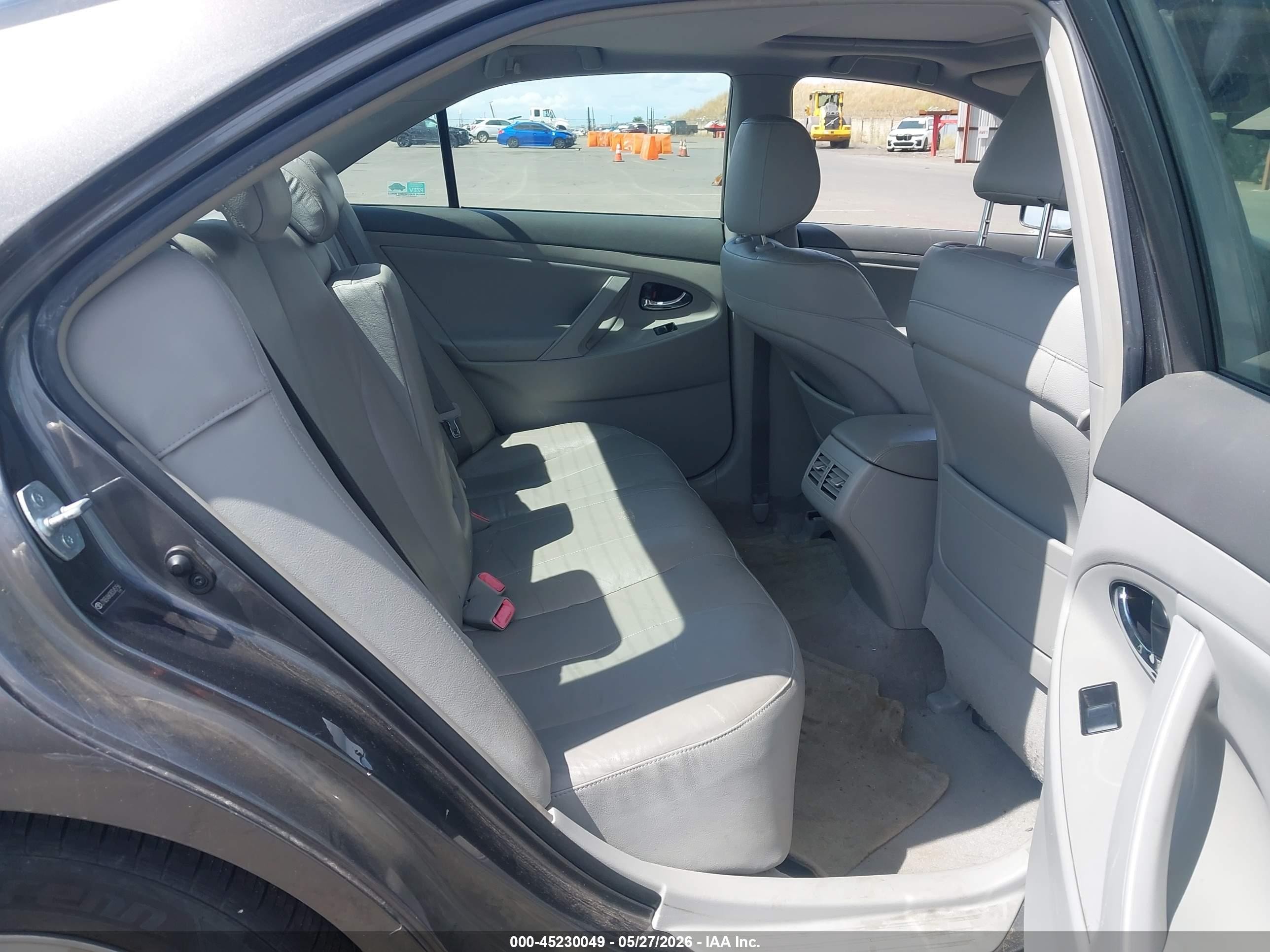 2008 Toyota Camry Hybrid   Gray vin: JTNBB46K083045156
