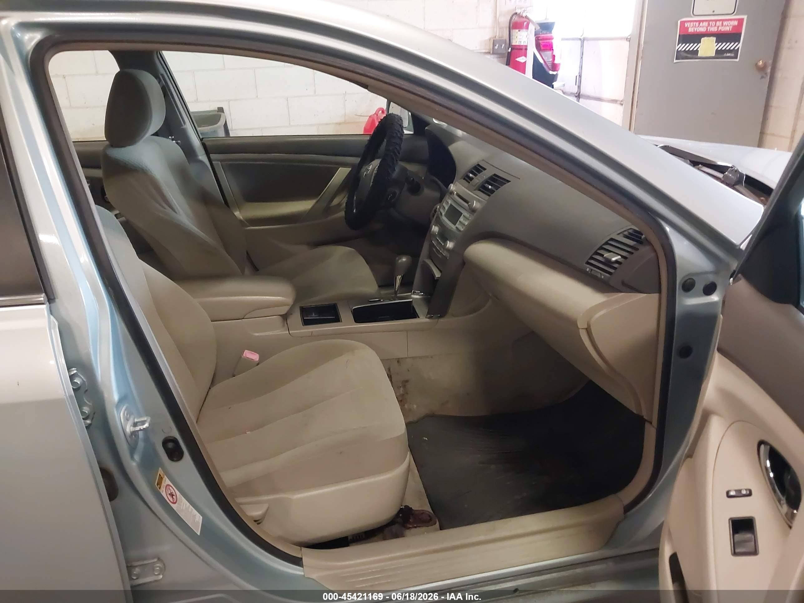 2008 Toyota Camry Hybrid Blue vin: JTNBB46K083045772
