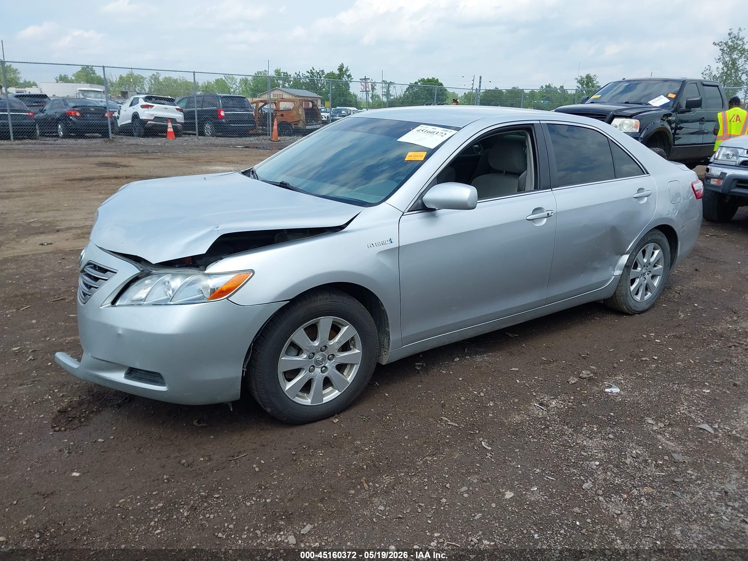 2007 Toyota Camry Hybrid   Silver vin: JTNBB46K173027134