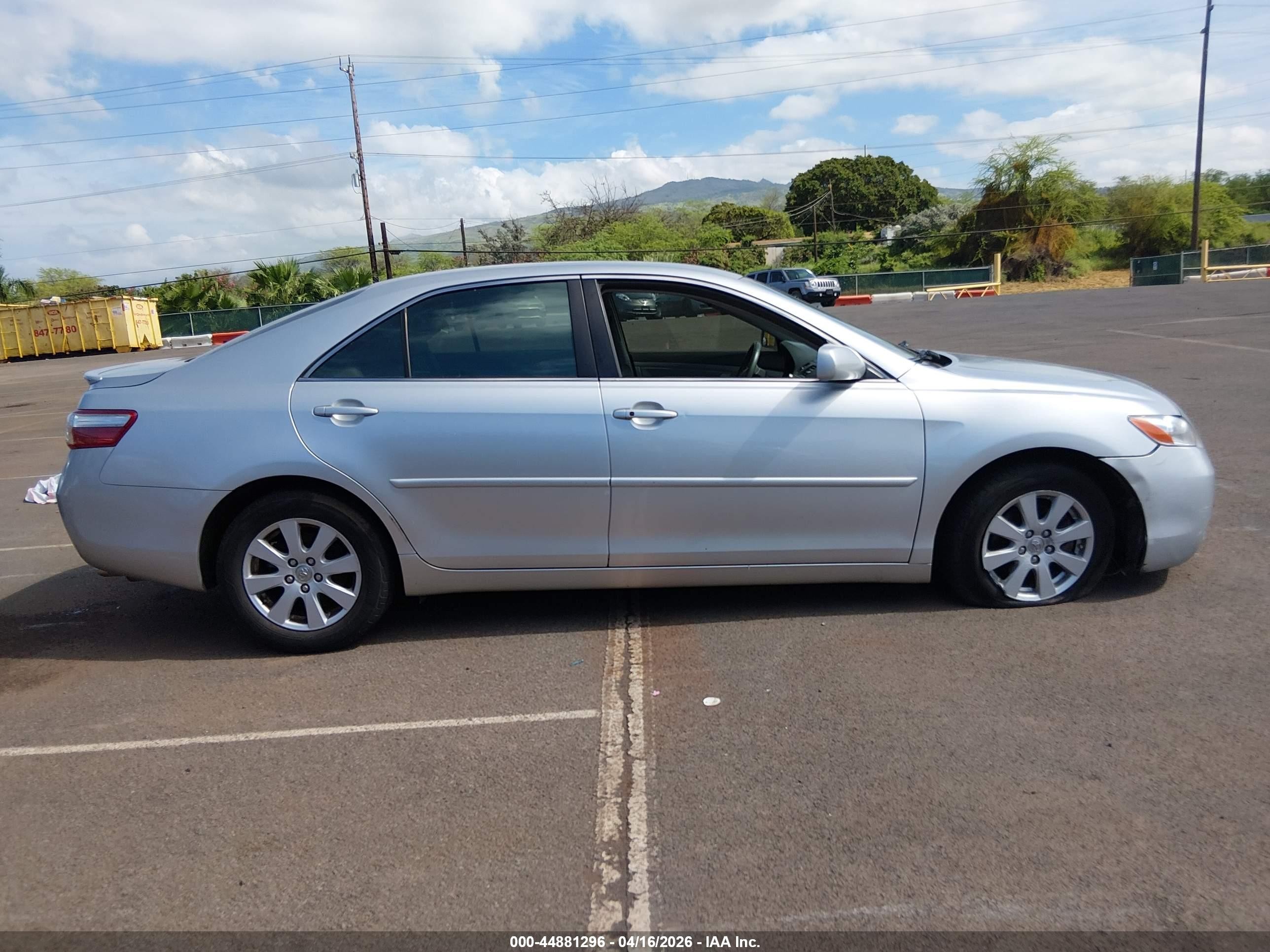 2007 Toyota Camry Hybrid   Gray vin: JTNBB46K173035282