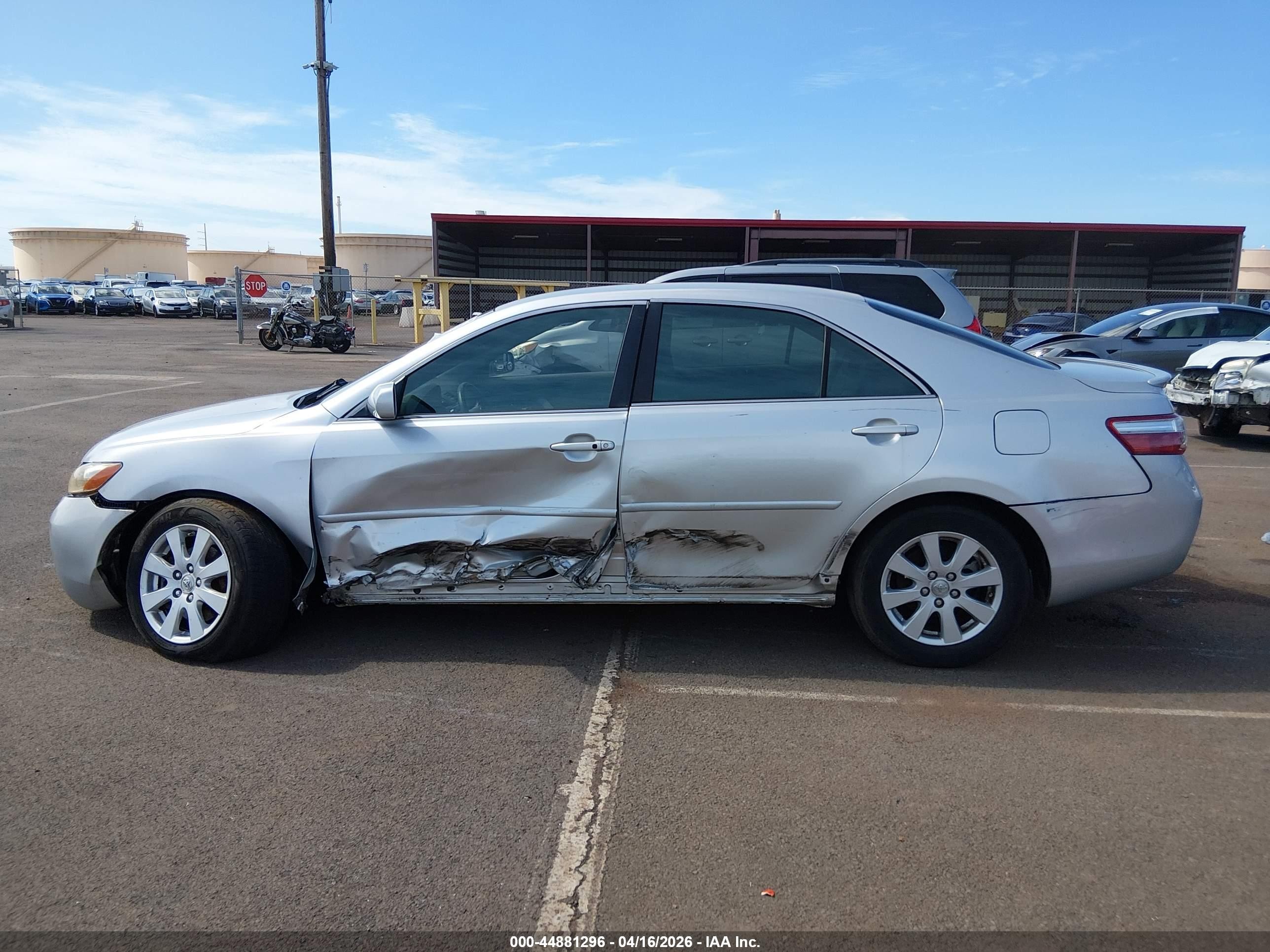 2007 Toyota Camry Hybrid   Gray vin: JTNBB46K173035282