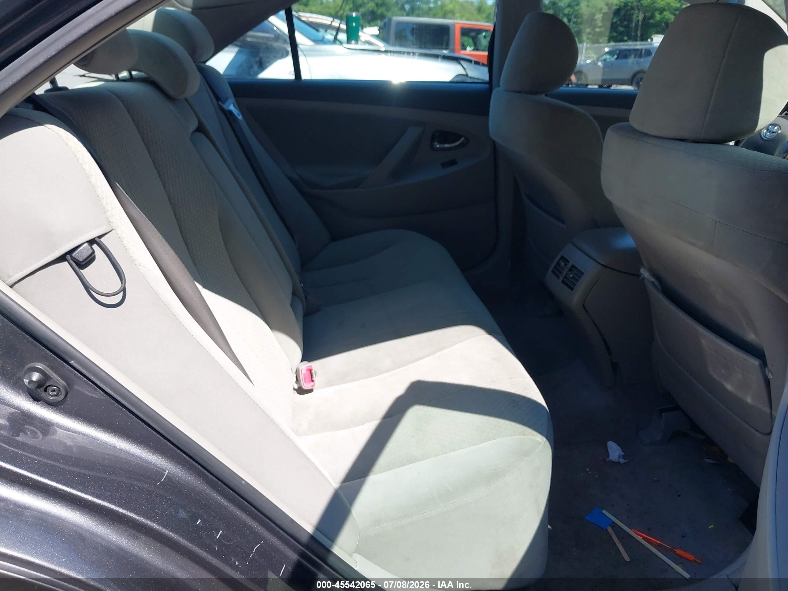 2007 Toyota Camry Hybrid   Gray vin: JTNBB46K173035461
