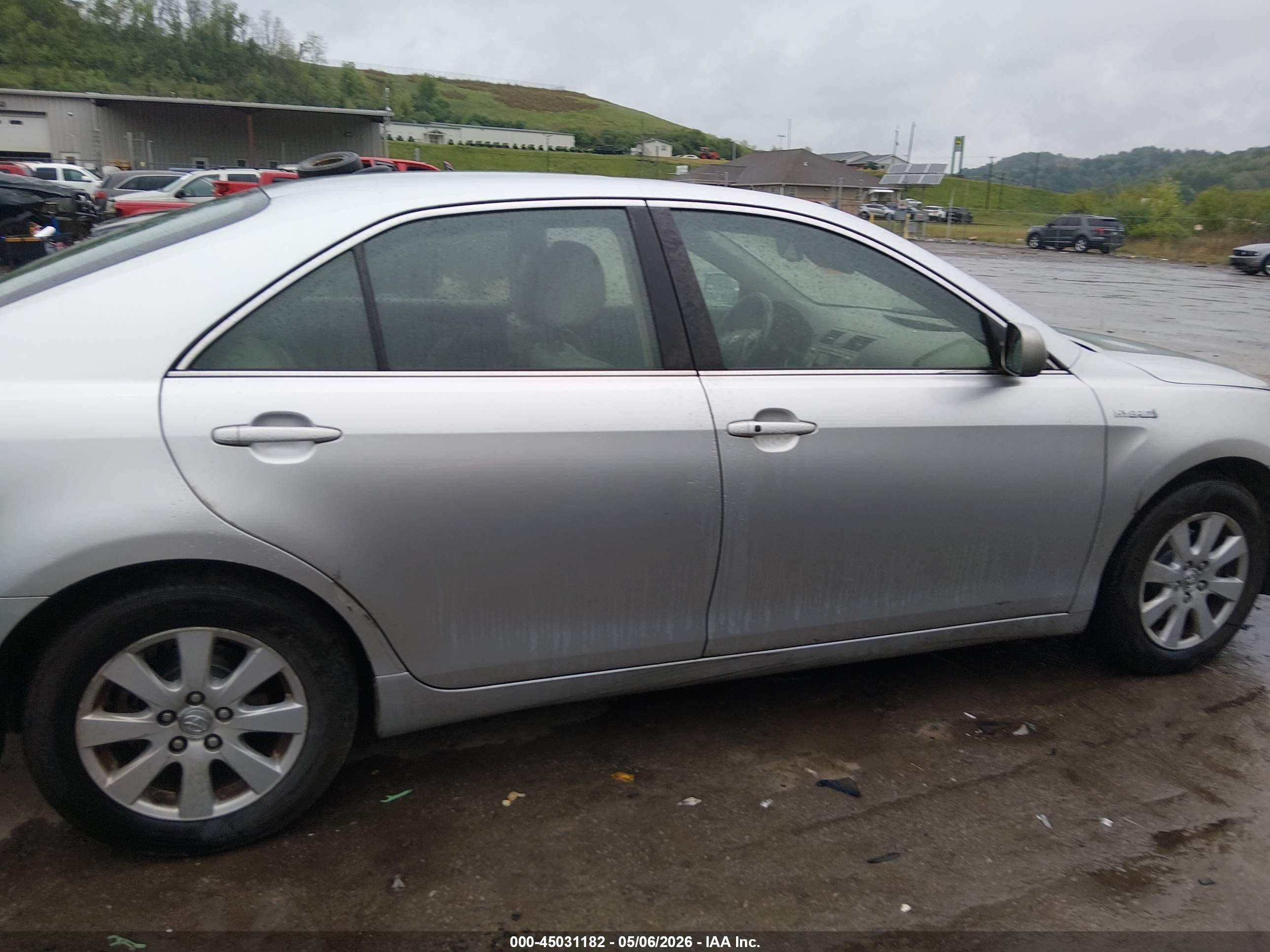 2007 Toyota Camry Hybrid Silver vin: JTNBB46K173040059