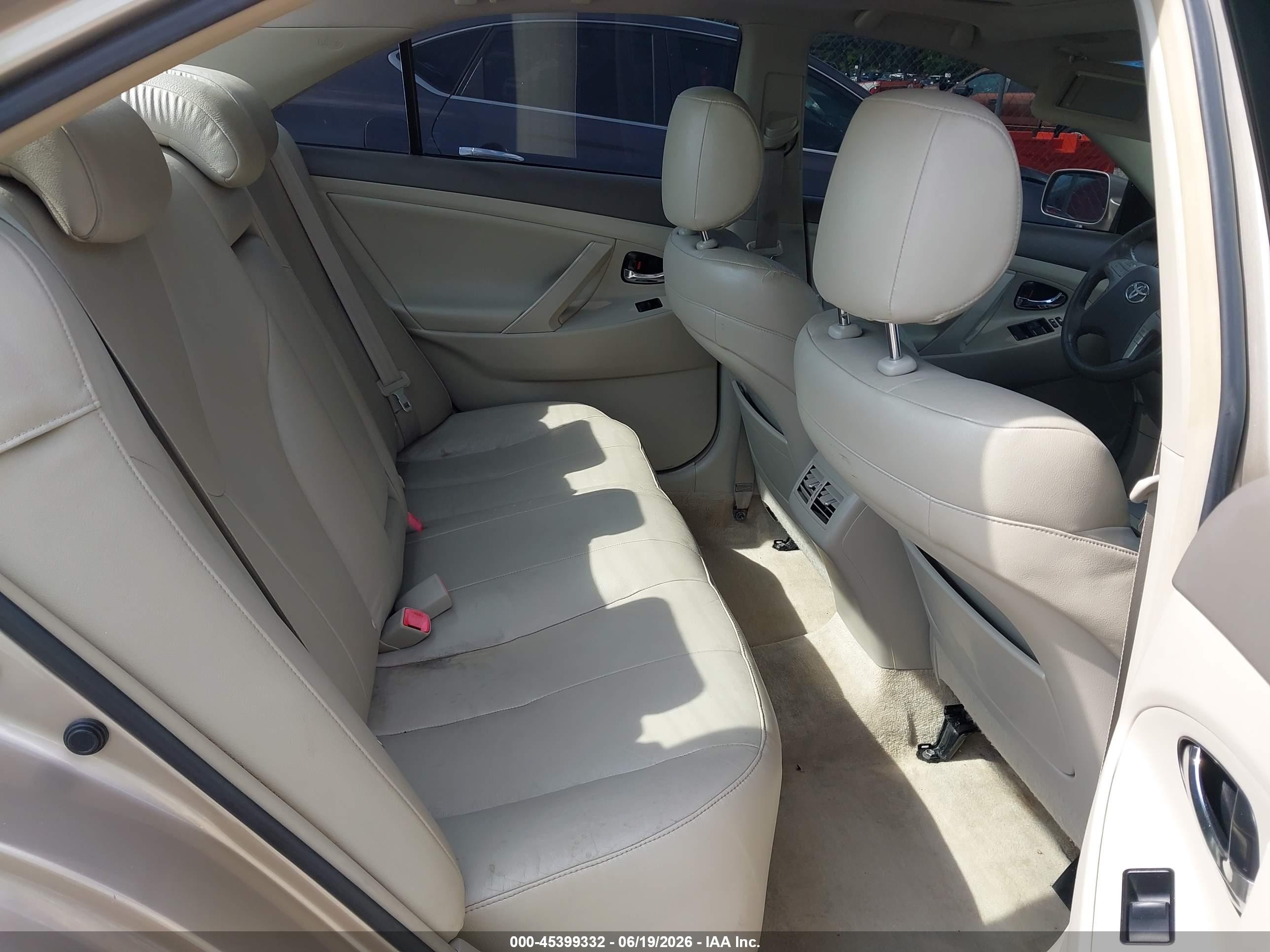 2009 Toyota Camry Hybrid Gold vin: JTNBB46K193052389