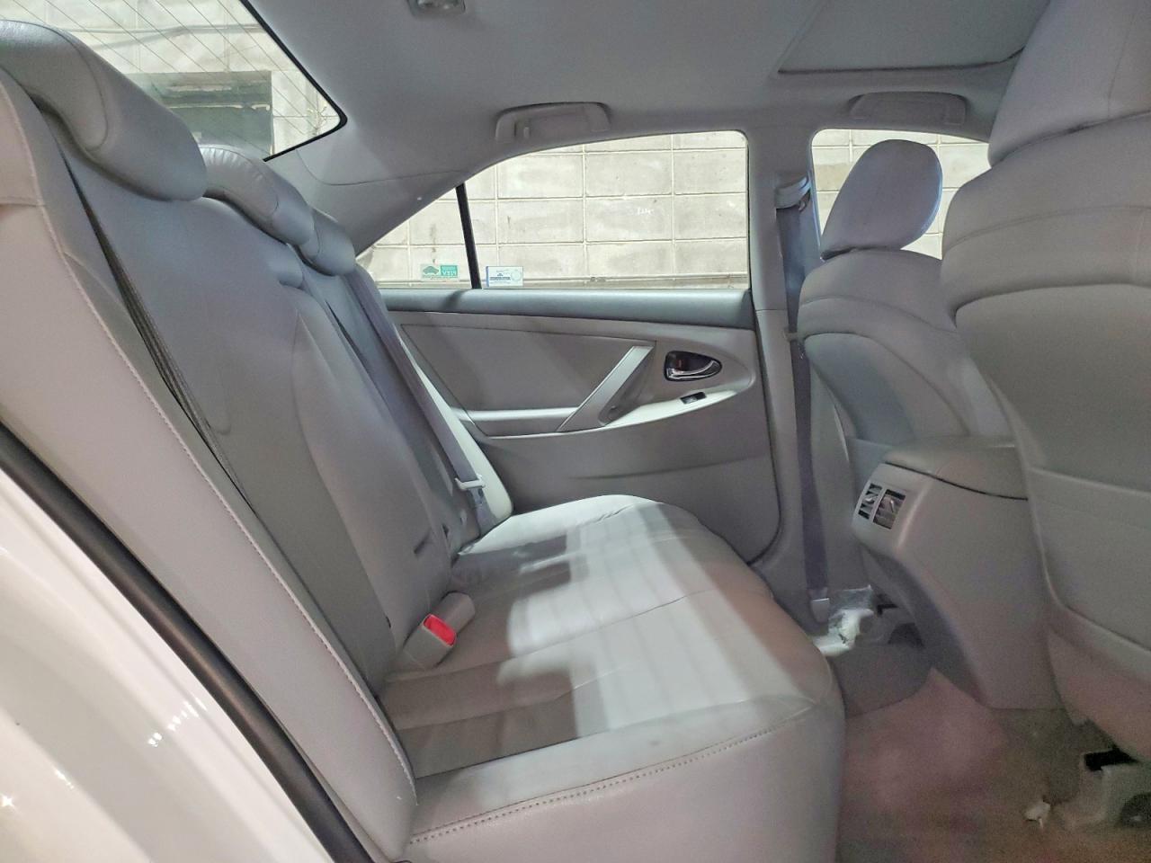 2009 Toyota Camry Hybrid White vin: JTNBB46K293052899
