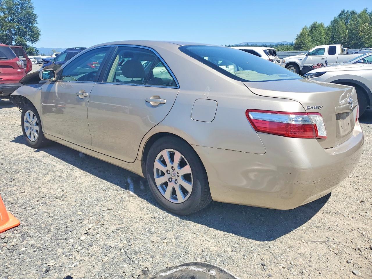 2007 Toyota Camry Hybrid Gold vin: JTNBB46K373016331