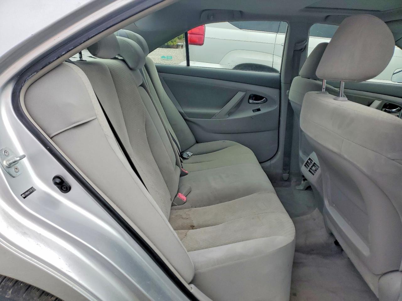2007 Toyota Camry Hybrid Silver vin: JTNBB46K373017477