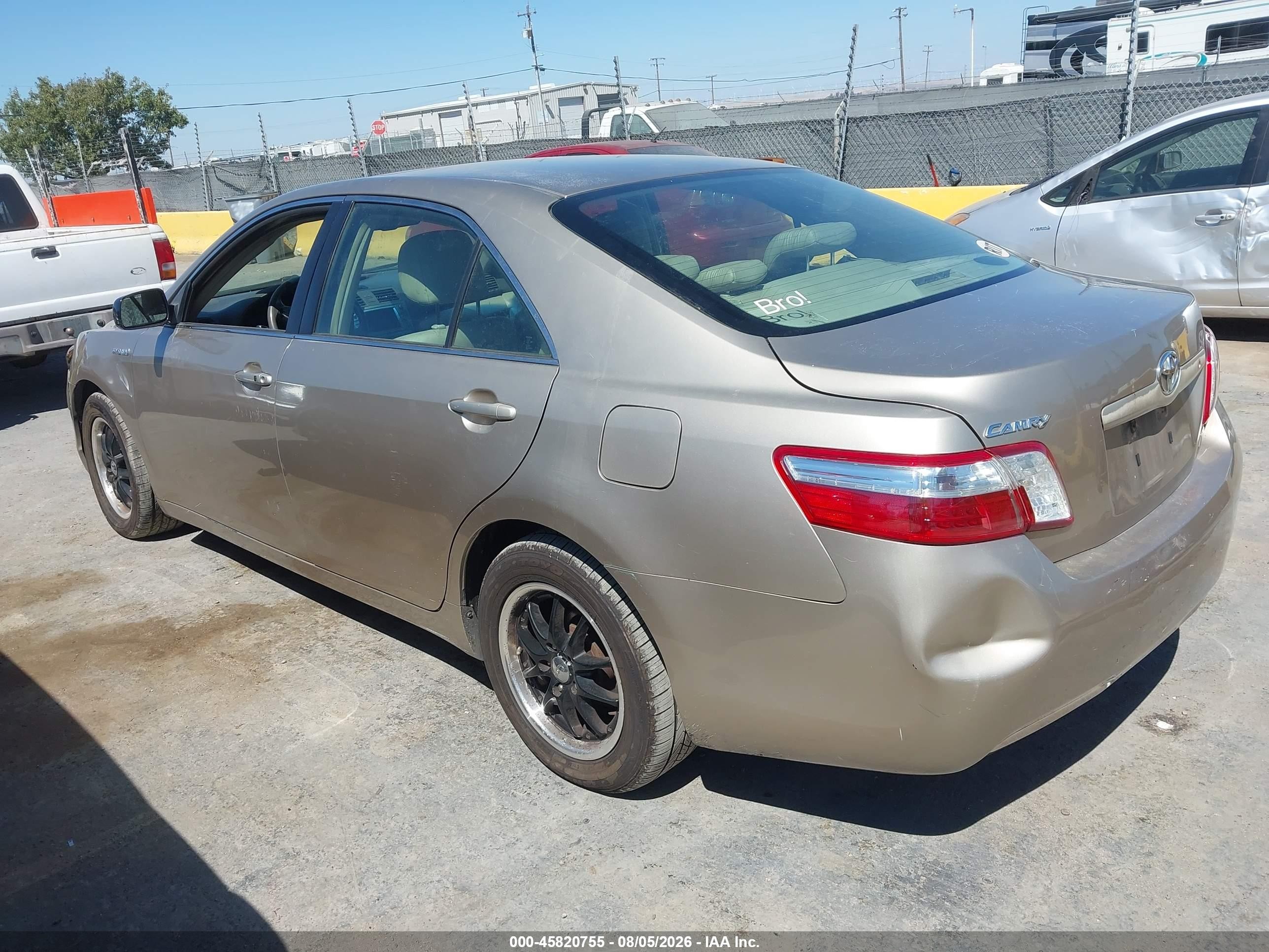 2007 Toyota Camry Hybrid   Gold vin: JTNBB46K373035705