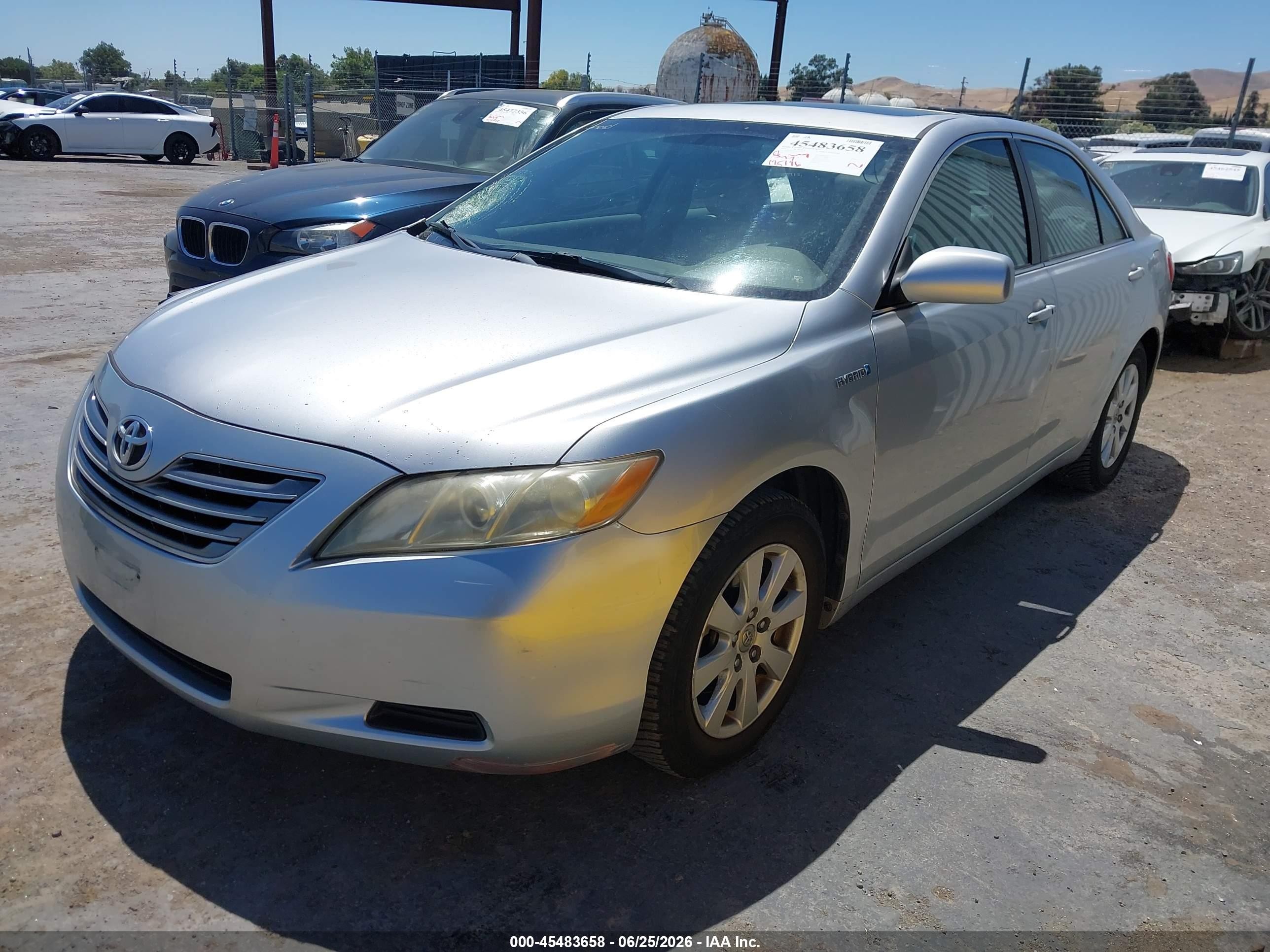 2007 Toyota Camry Hybrid   Silver vin: JTNBB46K373041455