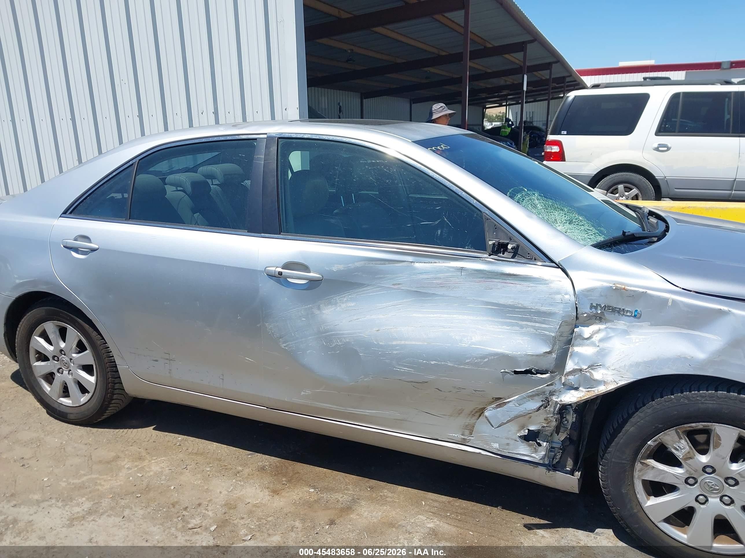 2007 Toyota Camry Hybrid   Silver vin: JTNBB46K373041455
