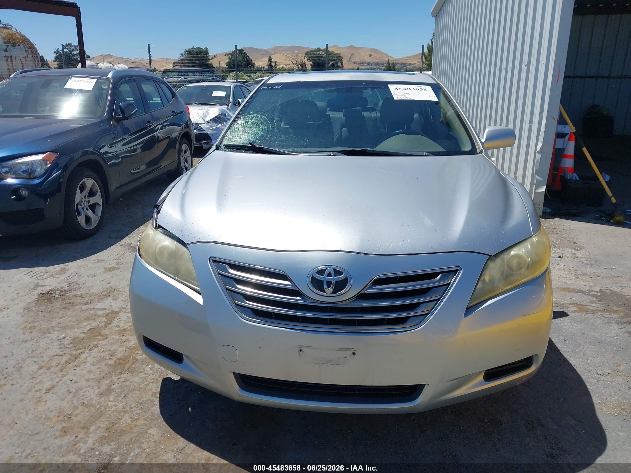 2007 Toyota Camry Hybrid   Silver vin: JTNBB46K373041455