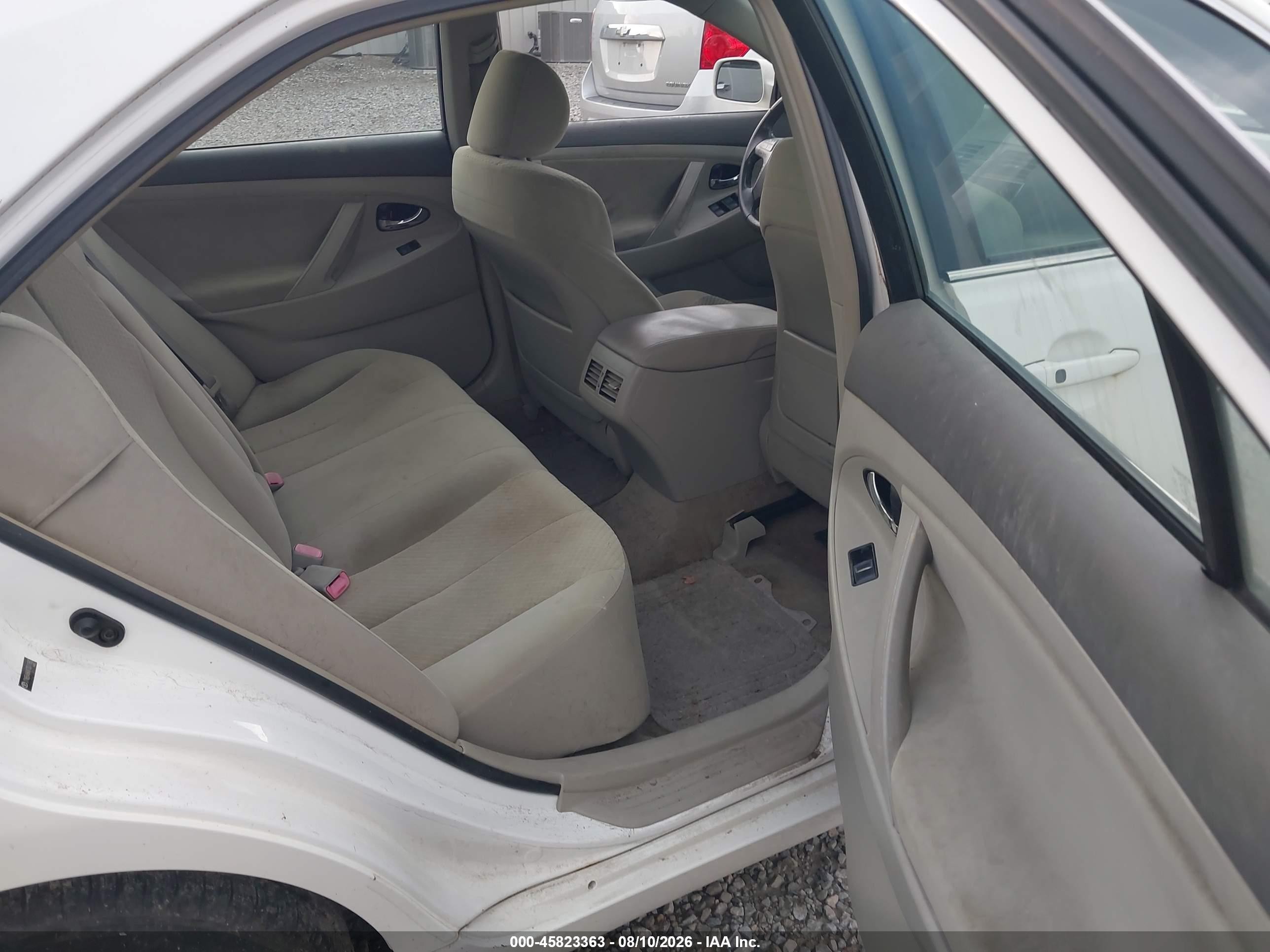 2007 Toyota Camry Hybrid   White vin: JTNBB46K473011882