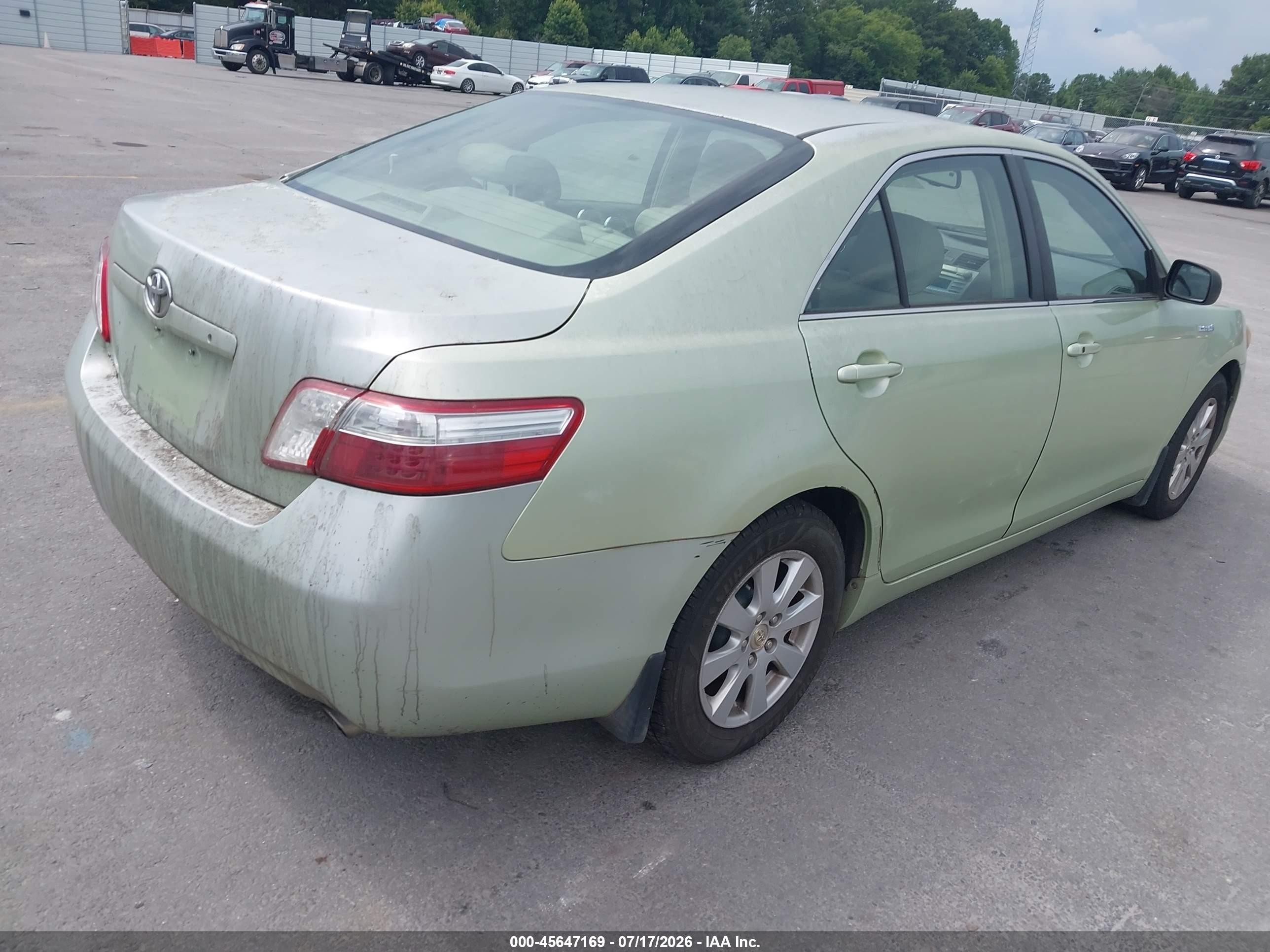 2007 Toyota Camry Hybrid   Green vin: JTNBB46K473018010