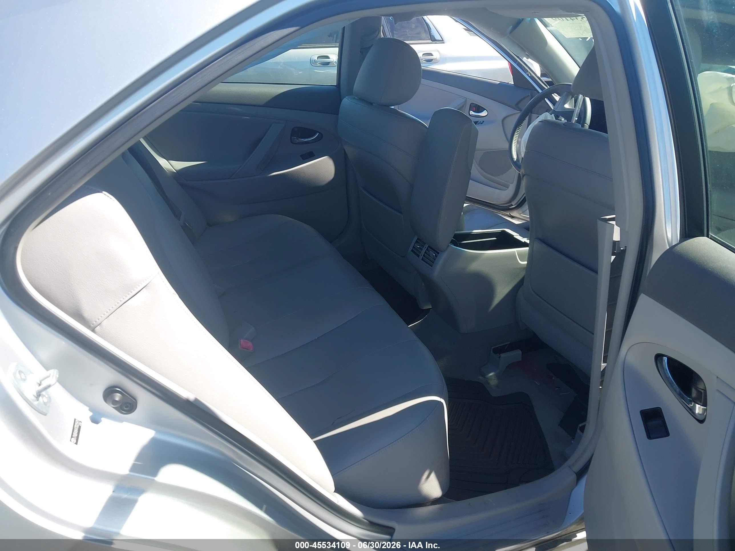 2007 Toyota Camry Hybrid Серебряный vin: JTNBB46K473025975