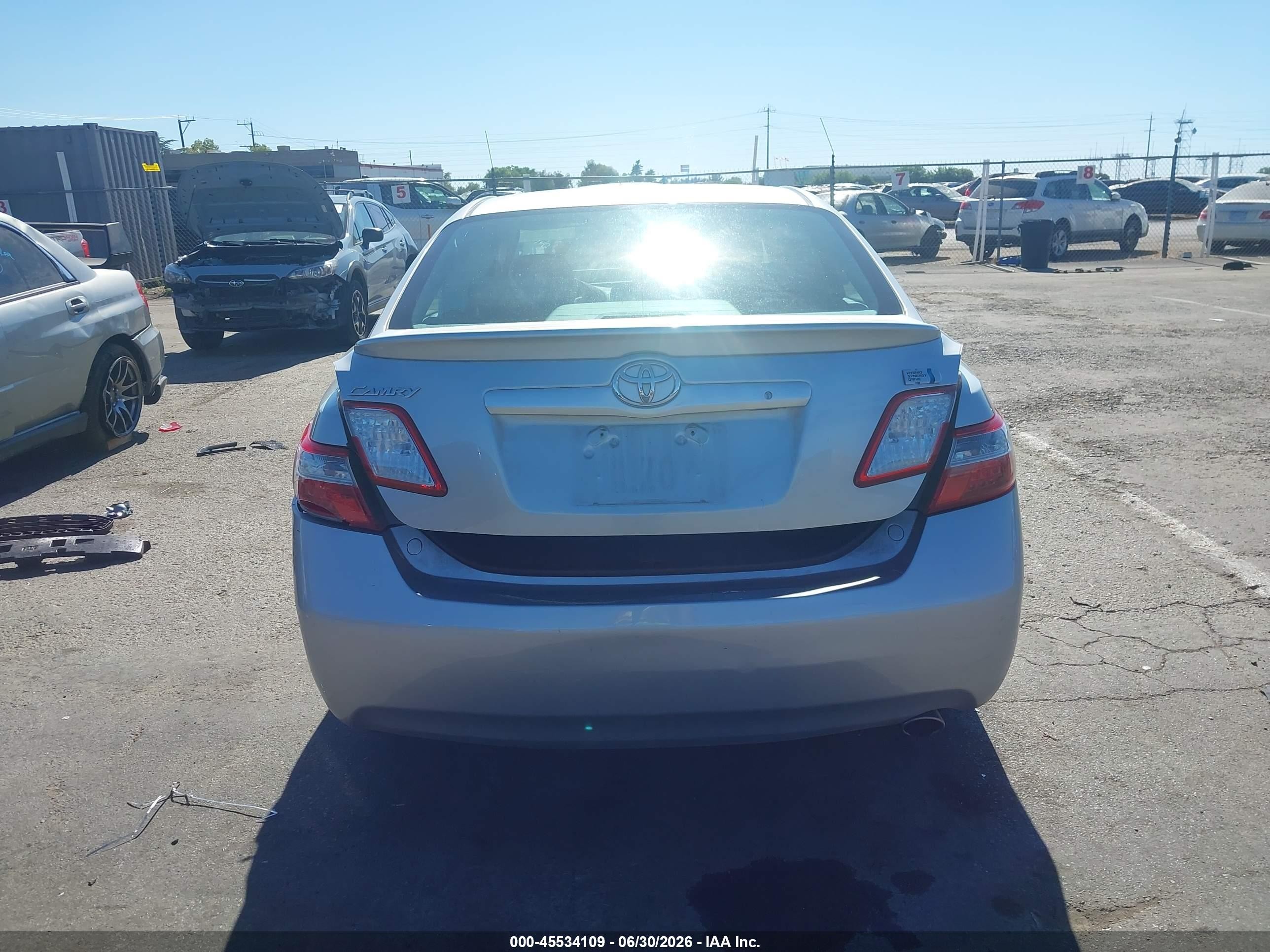 2007 Toyota Camry Hybrid Серебряный vin: JTNBB46K473025975