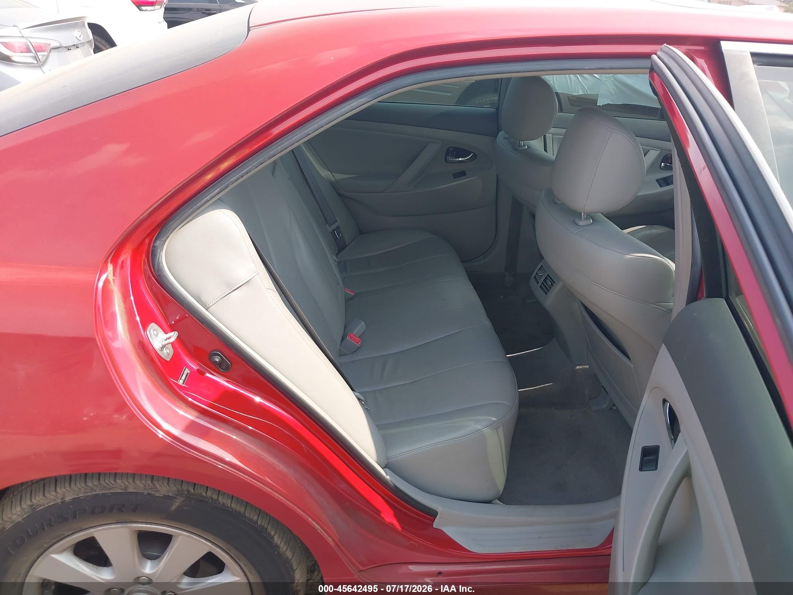 2007 Toyota Camry Hybrid   Burgundy vin: JTNBB46K473031601