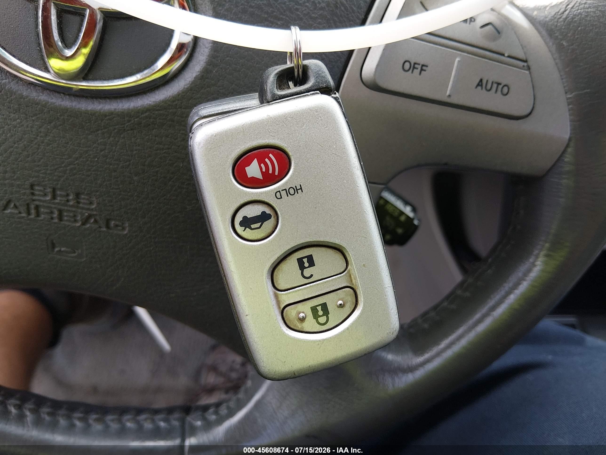 2007 Toyota Camry Hybrid   Silver vin: JTNBB46K573031168