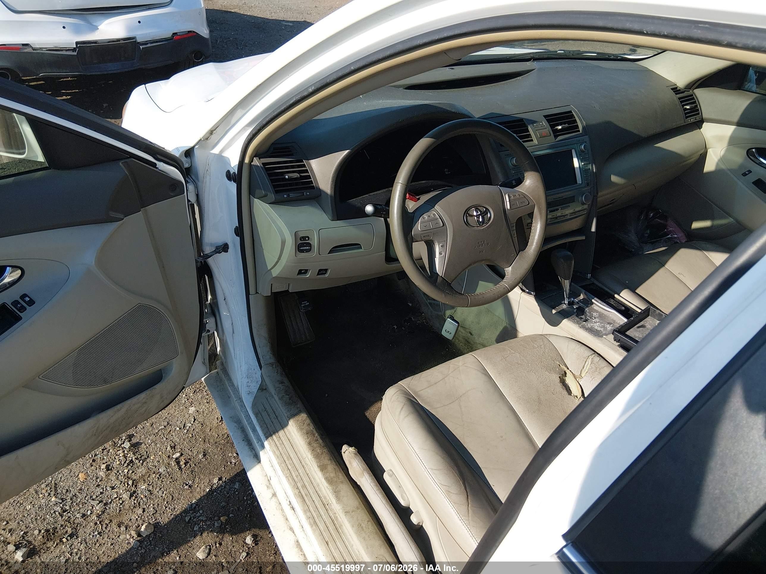 2007 Toyota Camry Hybrid   Белый vin: JTNBB46K673003654
