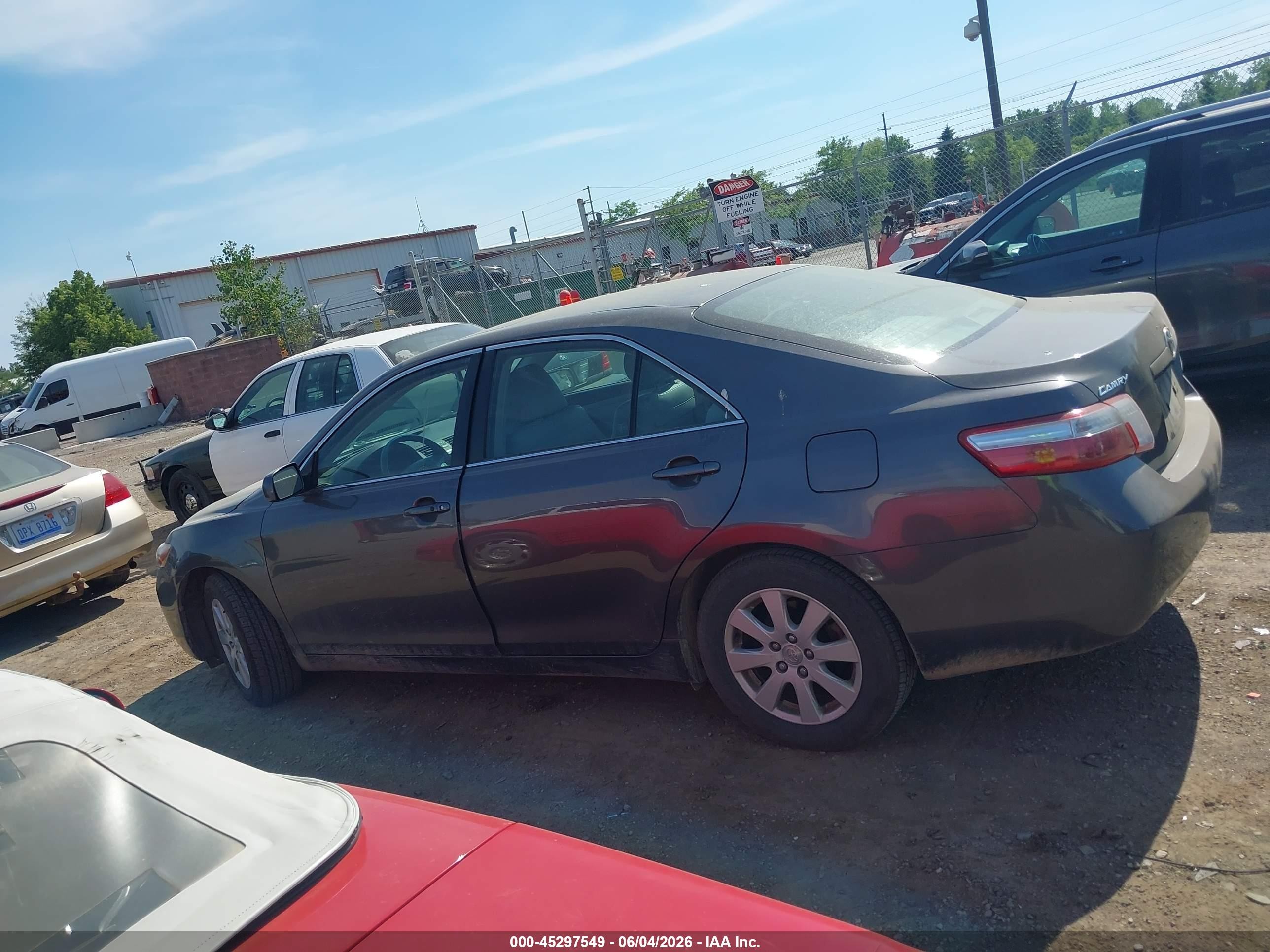2007 Toyota Camry Hybrid   Gray vin: JTNBB46K673004075
